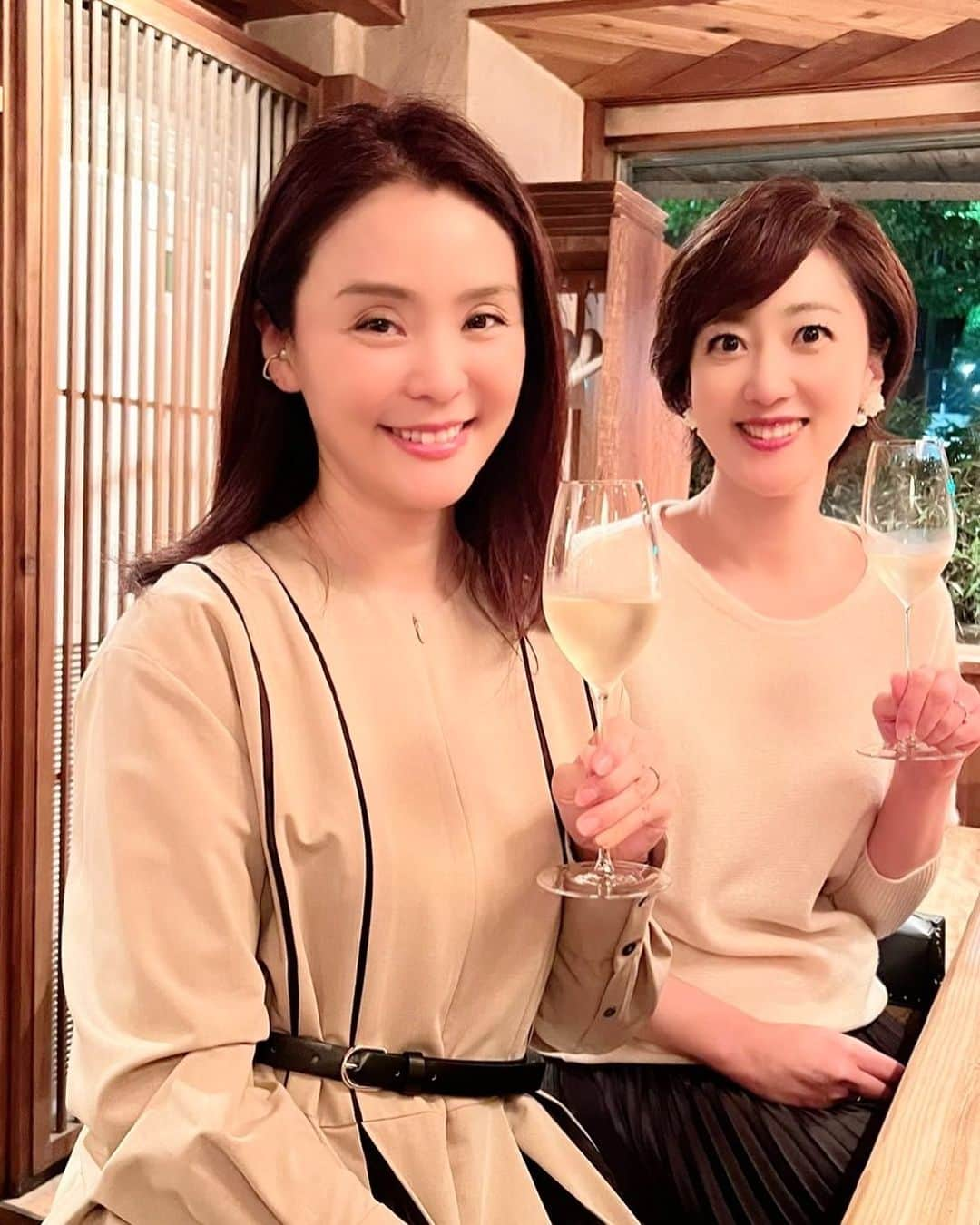 池尻和佳子のインスタグラム：「もはや、心の友。由美先生と美味しい時間。パートナーであるご主人様、ありがとうございました‼︎少し早いですが、ハッピーバースデー🎈  #シャンパン#お寿司#吉富寿司#舞鶴#福岡市#中央区 #女性がにぎるお寿司#優しい#美味しい#また行きたい #クリスタル医科歯科クリニック#中島由美 先生 #アナウンサー#池尻和佳子#rkb#タダイマ」