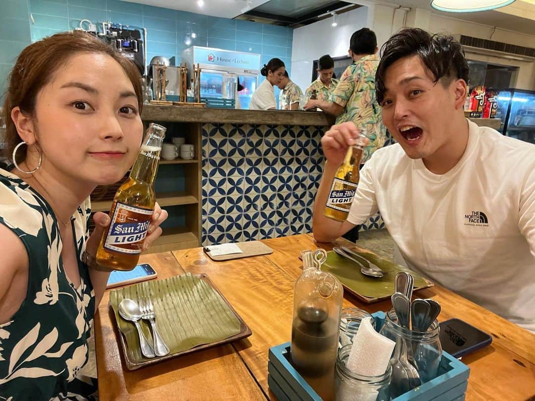 尾島知佳さんのインスタグラム写真 - (尾島知佳Instagram)「2023.10.20〜10.23🇵🇭 1st WEDDING ANNIVERSARY☝️ . 結婚1年記念日だったので、出会った場所フィリピンのセブ島に行ってきました♪ 6年ぶりのセブでしたが、本当に懐かしくてエモかった🩶🤍 あの独特な匂い、きったねー街、綺麗すぎる海、ぼったくってくるタクシー、頭良すぎるわんちゃん、うますぎるマンゴーシェイク、紙が流せない便座もないトイレ、さいっこーによかった😆♡ こうやって聞くとあまりいいところにきこえないかもだけど、すんごくいいところです🏝️  セブ島で出会い、長いこと遠距離も経て、またこうやって夫婦になってから旅行に行けるセブ島✈️ きっとこの先も、セブ島にはいくんだろーなーなんて話しながら帰国🇯🇵飛行機が飛ばなくなって滞在期間伸びることを願ったけど、しっかり帰って来れた！笑  お互い仕事してる中で、休みを合わせ旅行に行く、しかも海外旅行となるとさらにお金かかる。頻繁に行けるわけではないから、また海外旅行に行くために頑張って働いて貯金して計画していきたいです🩷  （今旦那さんは、私の寝顔写真見て笑ってますｳｻﾞwww）  #結婚記念日 #記念日旅行 #セブ島 #夫婦旅行 #フィリピン #サラマ #weddinganniversary #trip #philippines #cebu」10月23日 21時50分 - chika.ojima