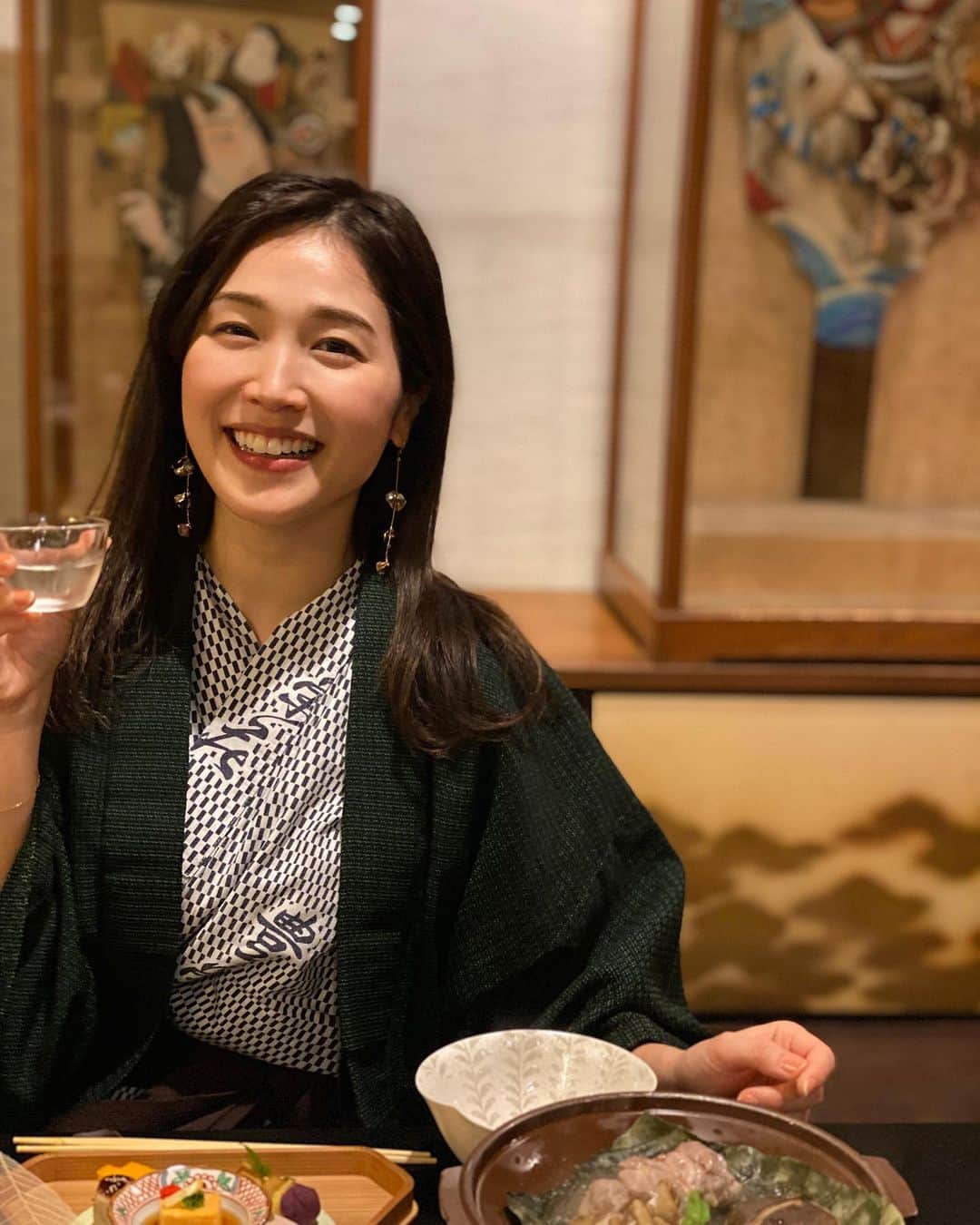 佐藤美樹のインスタグラム：「. . きょうも気持ちの良い秋晴れでしたね🍁 . . 今年は（も？）松茸や栗、銀杏、秋刀魚など秋の味覚を堪能しています♪🍶✨ . . 母や兄家族からは、福島の梨が届きました。美味しいものが沢山の秋は本当に幸せですね☺️ . . 皆さんは、どんな秋を過ごしていますか？ . 朝晩と日中の寒暖差も大きいですので、体調管理に気をつけて、暖かくして休みましょう。 . . ▶︎▶︎▶︎ Please swipe . . .  ✎︎＿＿＿＿＿＿＿＿＿＿＿＿＿＿  #温泉  #旅行  #fashion  #smile  #tokyo  #trip  #happy  #photo  #ootd」