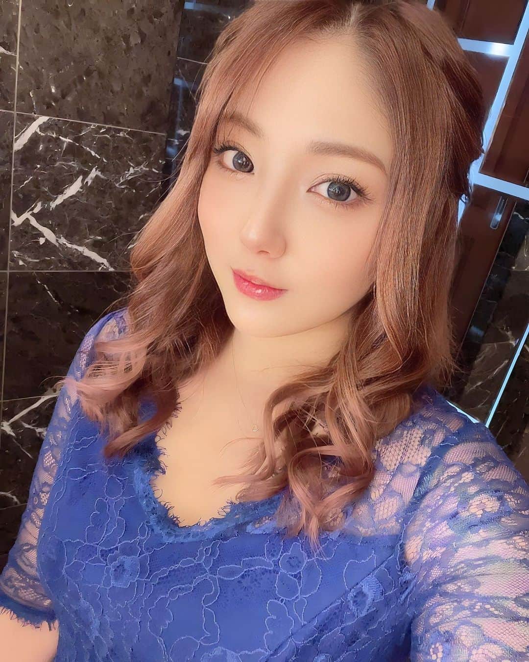 寒河江春紀のインスタグラム：「‪ꔛ‬♡‪ 週初めー！出勤しとる( ˘꒳˘)💗 昨日ついにストーブつけました。 11月入るまで我慢するつもりだったんだけど無理だった😭寒すぎ😭w  #バルセロナグループ #ピーアンドジェー #札幌 #すすきの #ススキノ #キャバクラ #キャバ嬢 #キャバクラ嬢 #ニュークラブ #ニュークラ #ニュークラ嬢 #キャバ #ラウンジ #ラウンジ嬢 #ガールズバー #ホステス #すすきのキャバクラ #すすきのキャバ嬢 #すすきのグルメ #札幌旅行 #美人 #美女 #可愛い #可愛い女の子 #銀座 #六本木 #北新地 #錦 #中洲 #オタク」