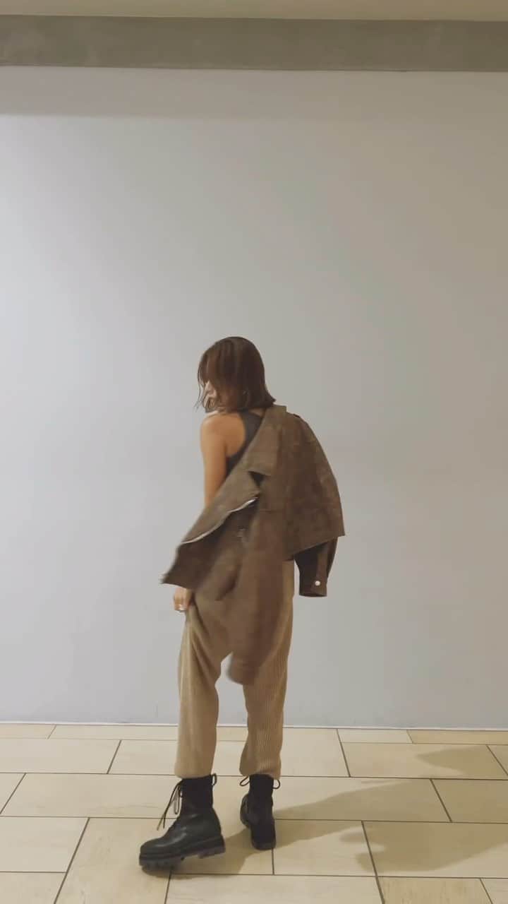 馬詰まほのインスタグラム：「🥾 @clarksshoes #clarks #クラークス #pr」