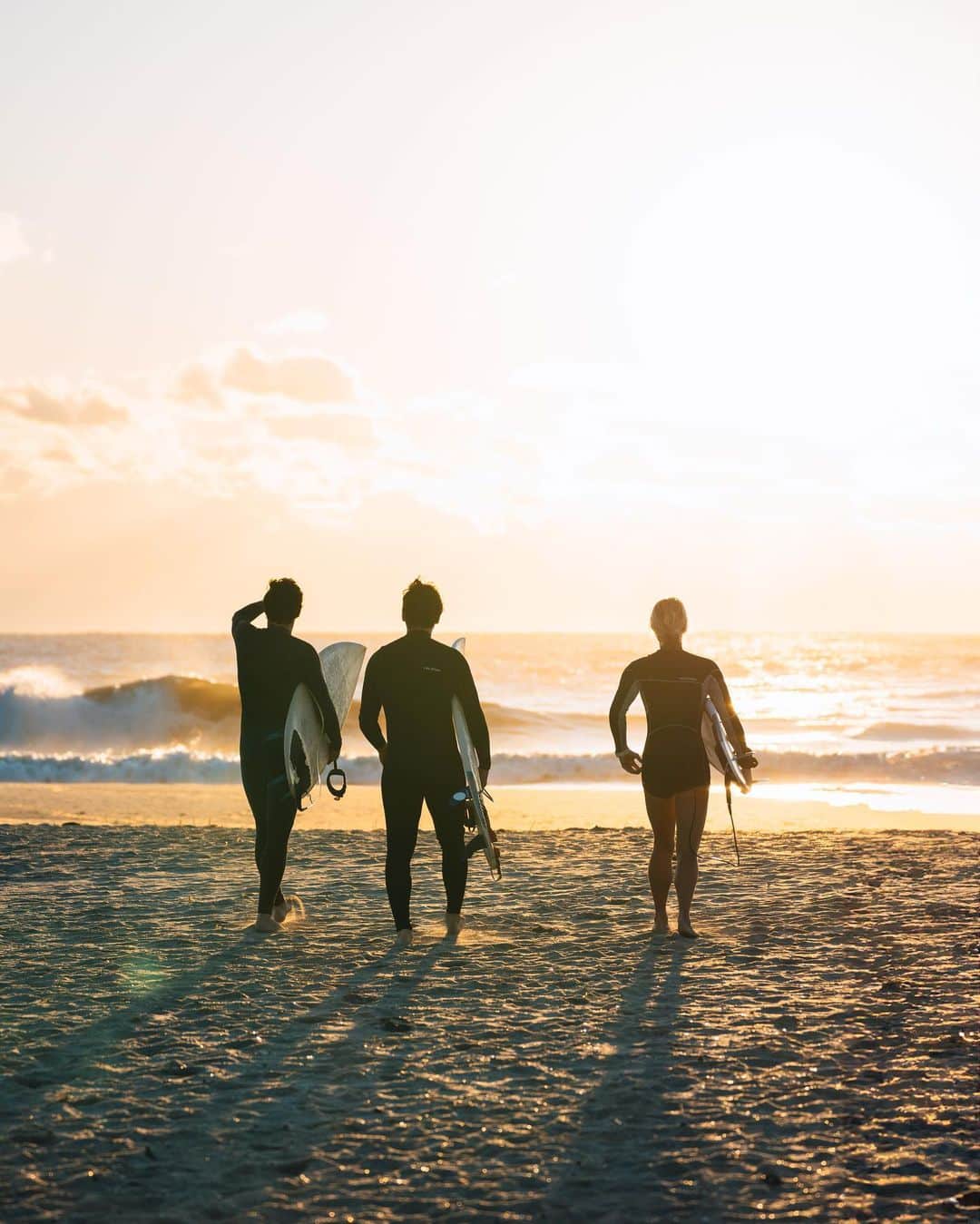 エリザベス・バイゼルさんのインスタグラム写真 - (エリザベス・バイゼルInstagram)「pure bliss with the boys  @cjfavino behind the lens capturing the magic of obx」10月23日 22時13分 - ebeisel34