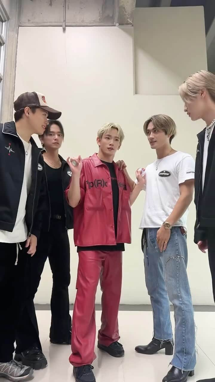 BALLISTIK BOYZ from EXILE TRIBEのインスタグラム：「先輩。流石です。。  #THERAMPAGE #浦川翔平 #BALLISTIKBOYZ #BBZ #日髙竜太 #Ryuta #加納嘉将 #Yoshi #松井利樹 #Riki #砂田将宏 #Masa #OCTOPOP2023」