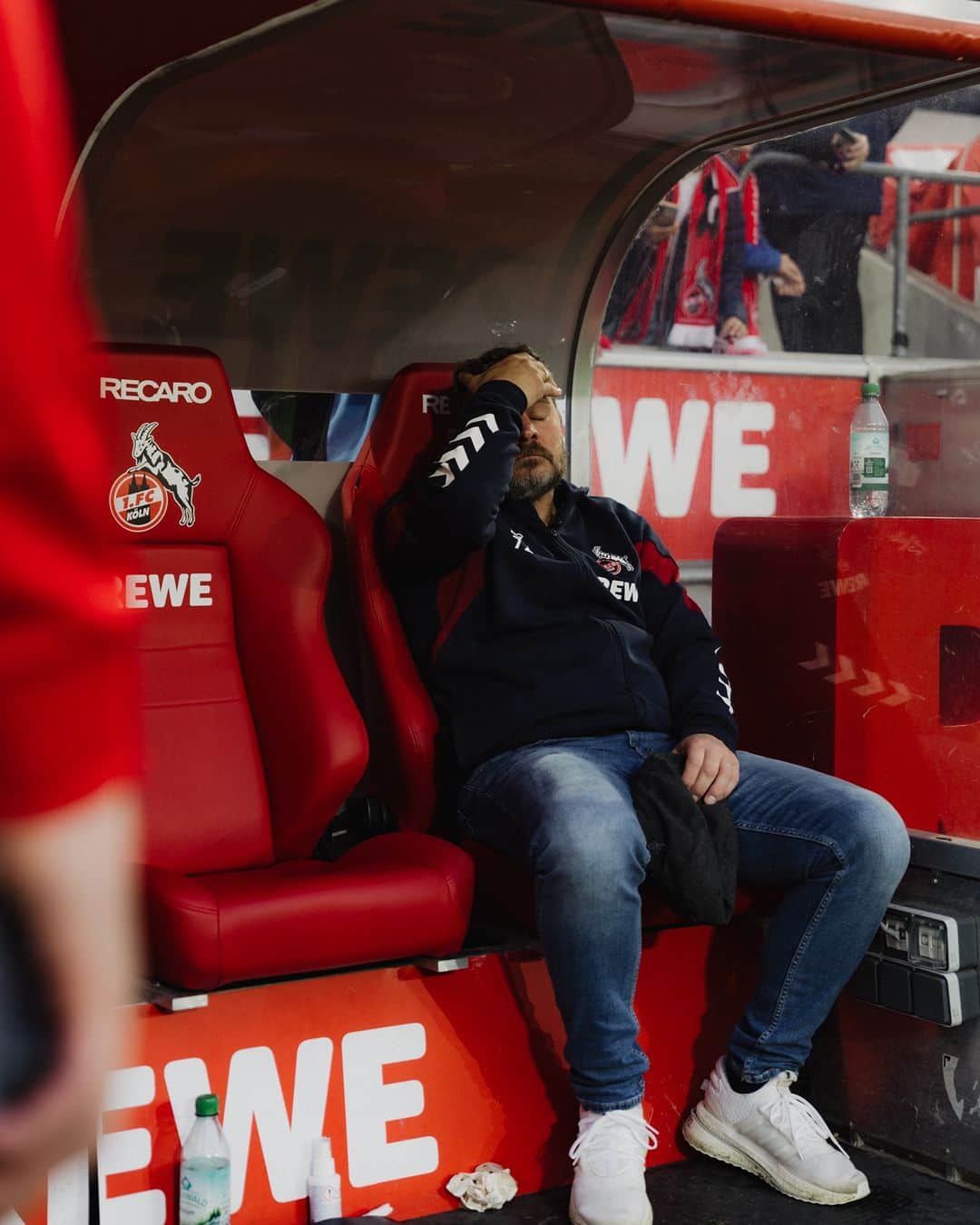 1.FCケルンさんのインスタグラム写真 - (1.FCケルンInstagram)「Da ist was abgefallen 😮‍💨  📸 @bastisevastos  ____ #effzeh」10月23日 22時27分 - fckoeln