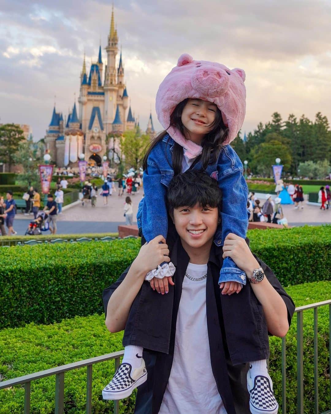 Ranz Kyleさんのインスタグラム写真 - (Ranz KyleInstagram)「Happiest birthday to my lil sister @onewithnatalia 🥳 big bro will always be here for you no matter what!! ❤️」10月23日 22時38分 - ranzkyle