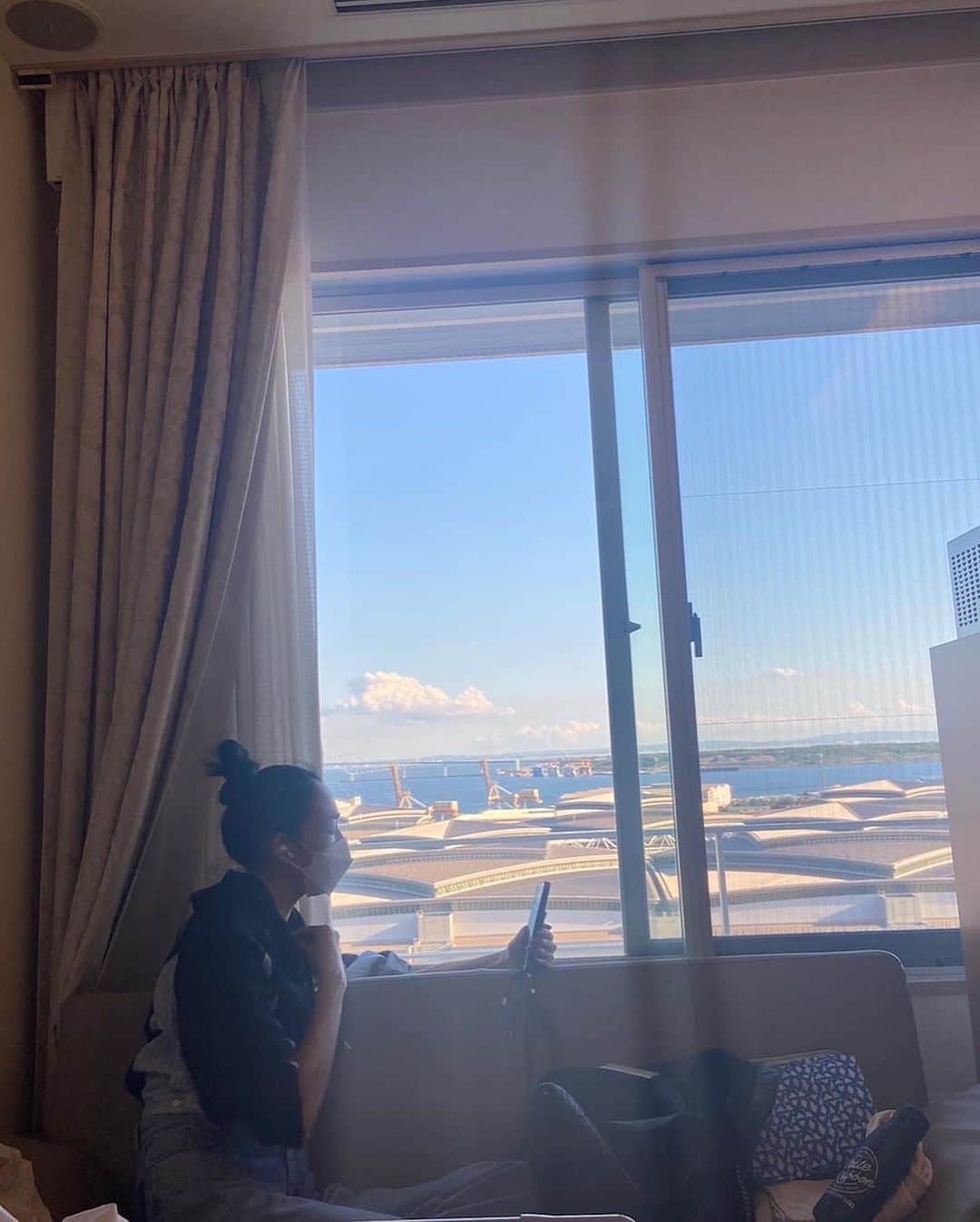 冨永愛さんのインスタグラム写真 - (冨永愛Instagram)「⁡ あまり苦しまずに逝けたのは良かった というのは私の勝手 もう少し生きていてほしかった というのも私の勝手 愛を悲しませたくないから死にたくない と言ったのはあなたの勝手 ⁡ 最後に会ったあなたはとても元気で　透き通るような目をしていたよ そして今日のあなたは　眠り姫のように美しくそこに横たわっていた ⁡ ありがとう惠美子 また会おう　私もそのうちにいく ⁡」10月23日 22時45分 - ai_tominaga_official