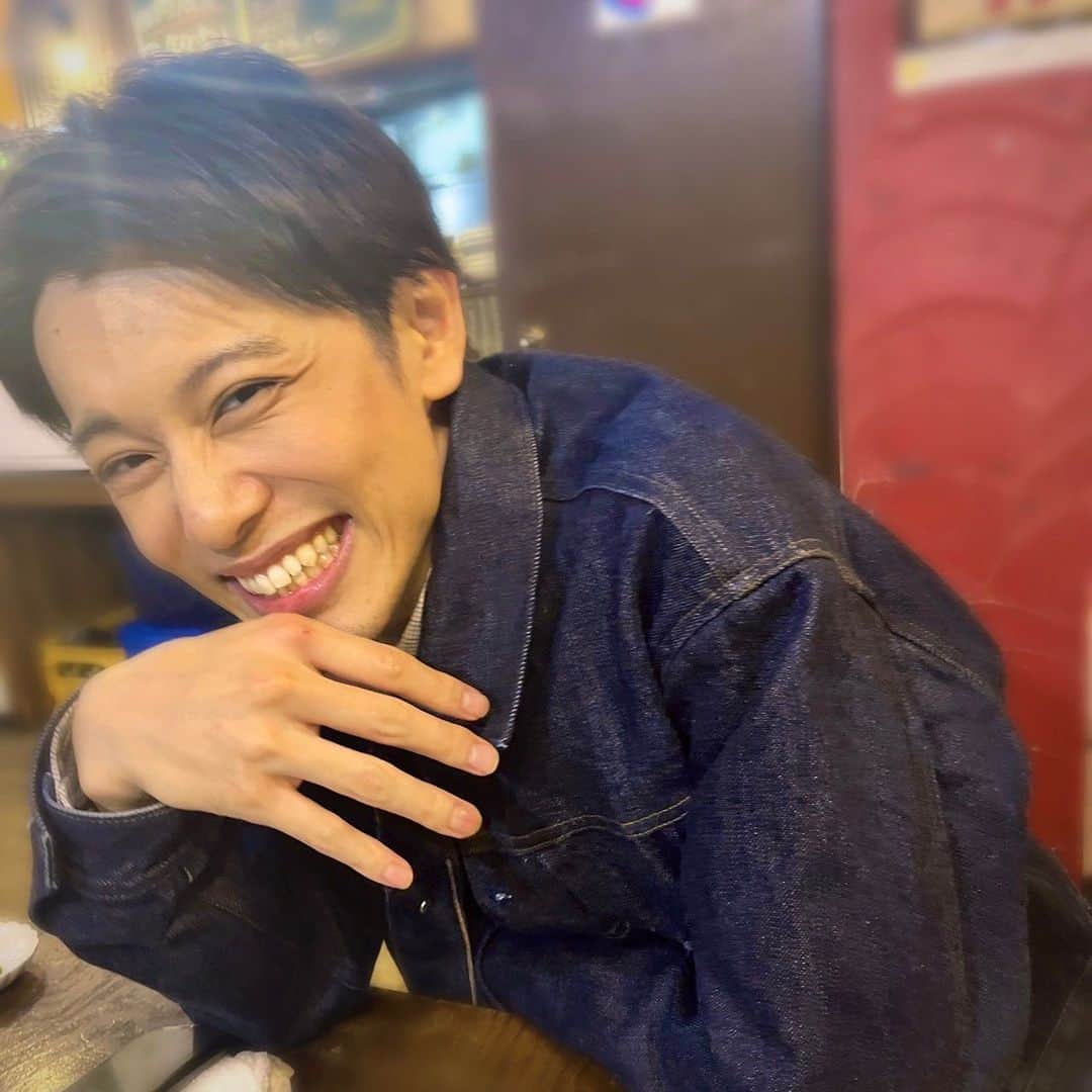 沢城千春のインスタグラム：「久しぶりに高校、大学の友達とご飯に行った！とても楽しかった！っていう写真です！お納め下さい🙇‍♂️」