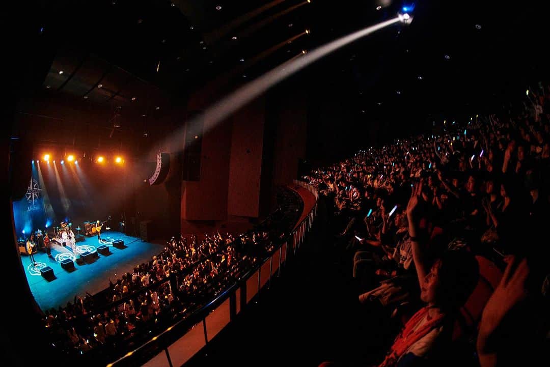 Novelbright（ノーベルブライト）さんのインスタグラム写真 - (Novelbright（ノーベルブライト）Instagram)「2023.10.22 at MAPO ARTS CENTER (ART HALL MAC) 「Novelbright LIVE TOUR 2023  ～ODYSSEY～ in KOREA」  初の韓国公演🇰🇷 最高のライブになりました✨ 韓国の皆さんありがとうございました😊  한국의 여러분 고마워  Photo: @keecoroma」10月23日 22時47分 - novelbright_jp