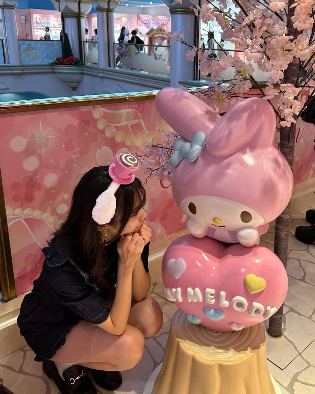 のインスタグラム：「. . 載せる載せる詐欺してたピューロランドの写真🐱🎀 半袖ですわ…😂 . #サンリオ #サンリオピューロランド #ピューロランド #マイメロ」