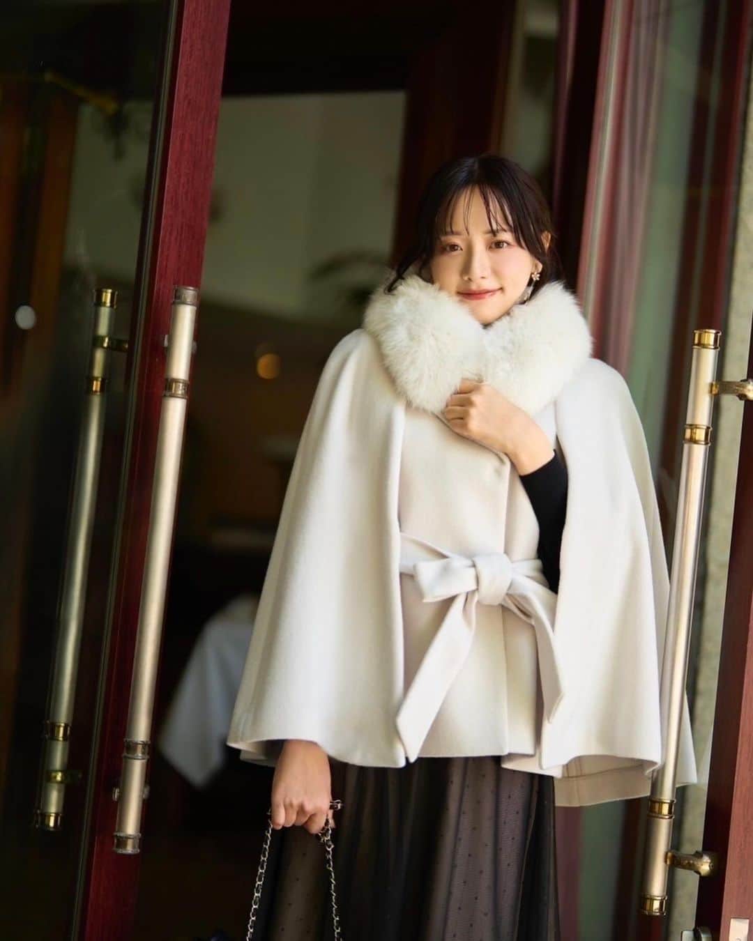 森香澄さんのインスタグラム写真 - (森香澄Instagram)「. Noelaの新作、モデルを務めさせていただきました！ コート可愛くて、寒くなるのが楽しみになった🥺 . Noelaの店頭にいるみたいなので、見つけてみてください♡」10月23日 22時54分 - mori_kasumi_