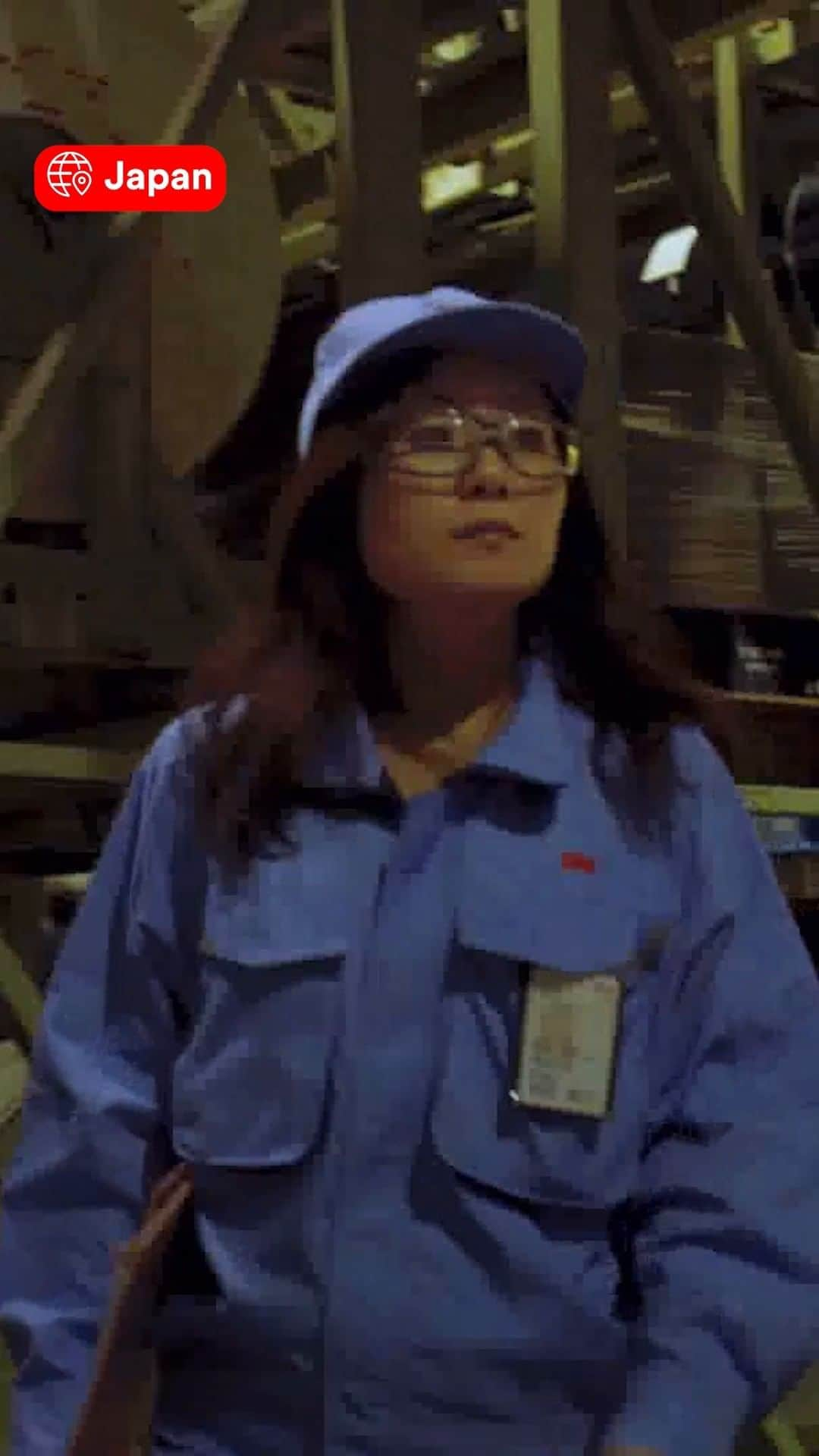 3M（スリーエム）のインスタグラム：「Take a look behind the scenes with #3Mers in our manufacturing plants and distribution centers around the globe. 🌎  We're proud of all the manufacturing employees at 3M who continue to strive to find new ways of bringing science to life, making a positive difference in people’s lives, both at work and in our communities. 💡🛠️   #innovation #manufacturingmonth」