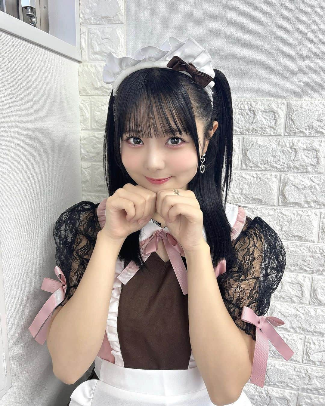 久保田沙矢香さんのインスタグラム写真 - (久保田沙矢香Instagram)「茶メイド🍫🎀 かわいい？♡  #メイド #メイド服 #コスプレ #ハロウィン #ハロウィンコスプレ #ミディアムヘア #ミディアムヘアアレンジ #黒髪 #黒髪女子 #ハーフツイン」10月23日 22時55分 - kubotasayaka_0113