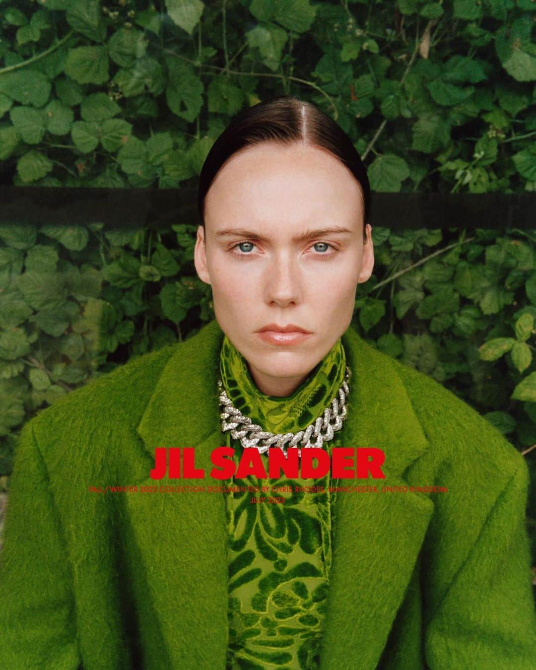 ジルサンダーのインスタグラム：「#JILSANDER  Fall/Winter 2023 campaign documented by Chris Rhodes, Manchester, United Kingdom, July 2023 @chris.rhodes   Now available online and in selected stores #JilSanderbyLucieandLukeMeier」