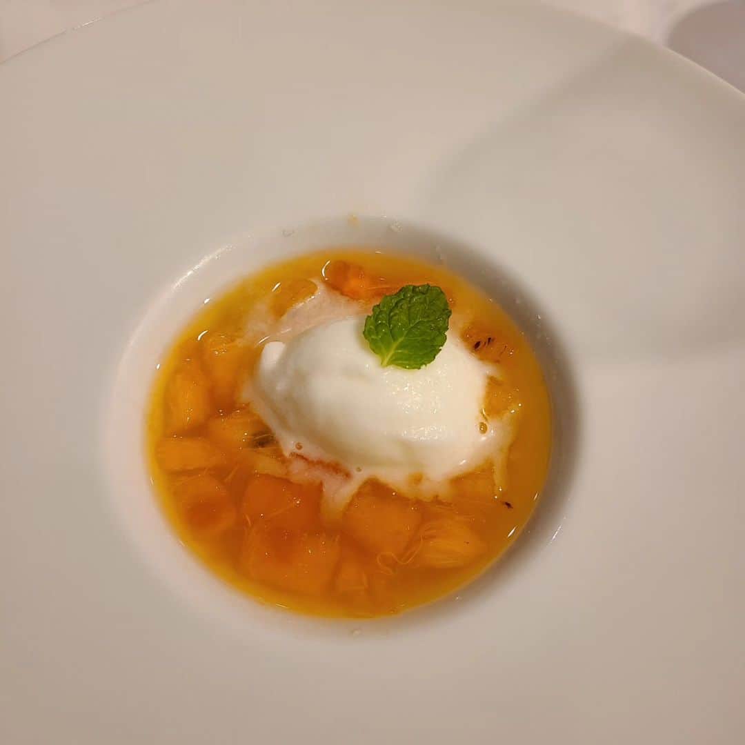 床嶋佳子さんのインスタグラム写真 - (床嶋佳子Instagram)「昨日はこんな感じで出掛けました！ 秋を感じるお食事でした‼️💓」10月23日 23時02分 - yoshiko.tokoshima