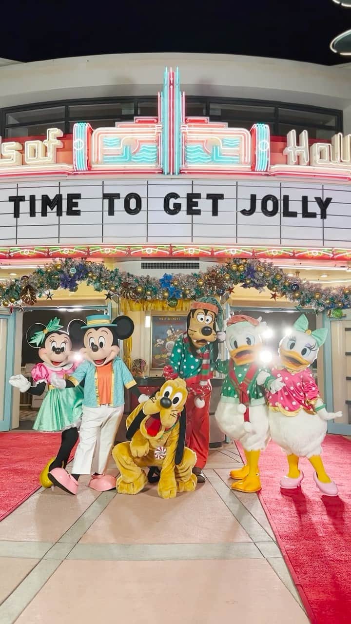 Walt Disney Worldのインスタグラム：「The Sensational Six are ready for Disney Jollywood Nights 🤩🧣 #Disney #DisneyParks #DisneyWorld #HollywoodStudios #JollywoodNights #Holidays #HolidayDecor #Fits」