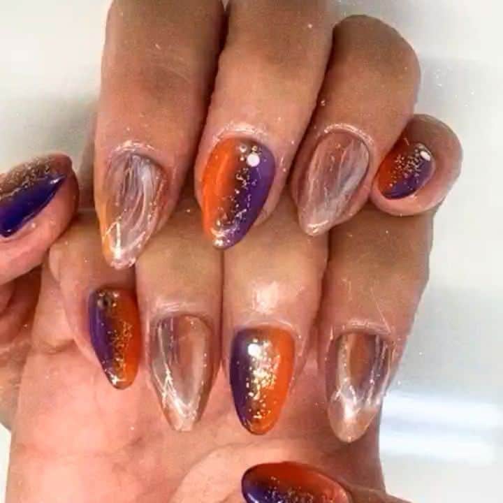 吉岡奈々子のインスタグラム：「新しいネイル #new #nail #ハロウィンネイル #halloweennail #vannail_suzuki」