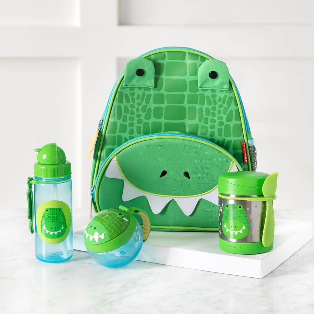 Skip Hopのインスタグラム：「Happy National Croc Day! 🐊 Celebrate with Clark Crocodile and pack a family picnic! Chomp-chomp! 🍎🥪🥕  #skiphop #musthavesmadebetter #crocodile #happycrocday #crocday #nationalcrocday #zoo #kidsbags #picnic #kidsmealtime」