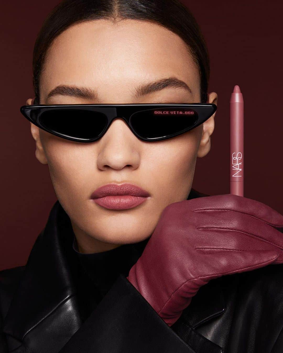 のインスタグラム：「Dolce Vita. Made for drama. Discover this daring, dusty rose shade in our latest formula: Powermatte High-Intensity Lip Pencil.」