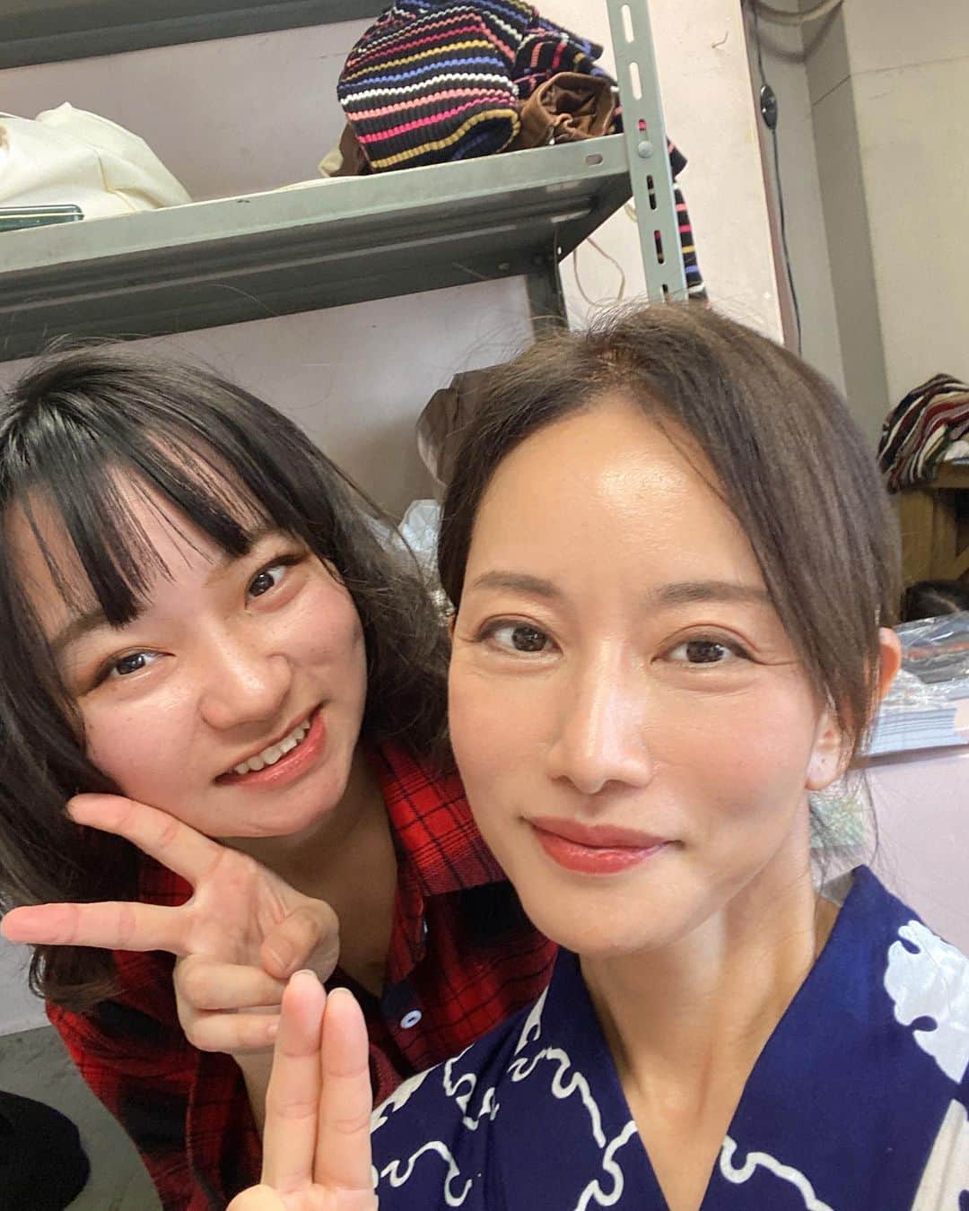 佐伯紅緒のインスタグラム：「ライチ役の呉YuuGinちゃん。  ヌンチャクが振れると聞いて動画を送ってもらい、早速見せ場をつくりました。  そこにあるものはなんでも活用せよ。 私の好きな言葉です。  カッコ良いのでお楽しみに！  #売春島2023」