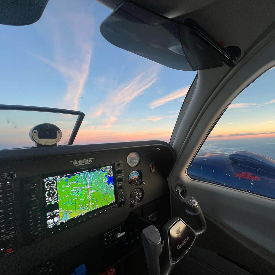 ロマン・グロージャンさんのインスタグラム写真 - (ロマン・グロージャンInstagram)「First time flying across the Gulf of a Mexico  Austin- Miami in just over 5h thanks to some nice tail wind at 17000 feet.  #airphoenix #fly #travel #pilot」10月23日 23時37分 - grosjeanromain