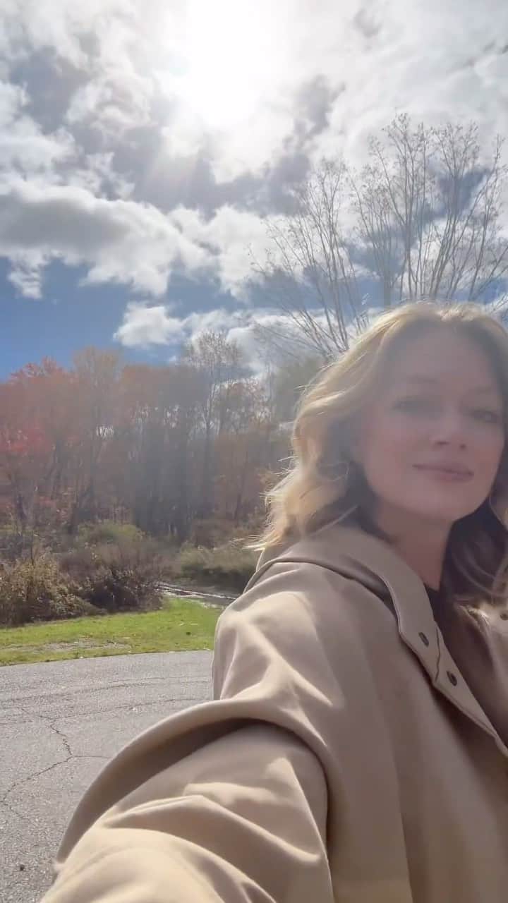 リンジー・エリンソンのインスタグラム：「Fun fall weekend with my guys 🍂🫶🏻✨」