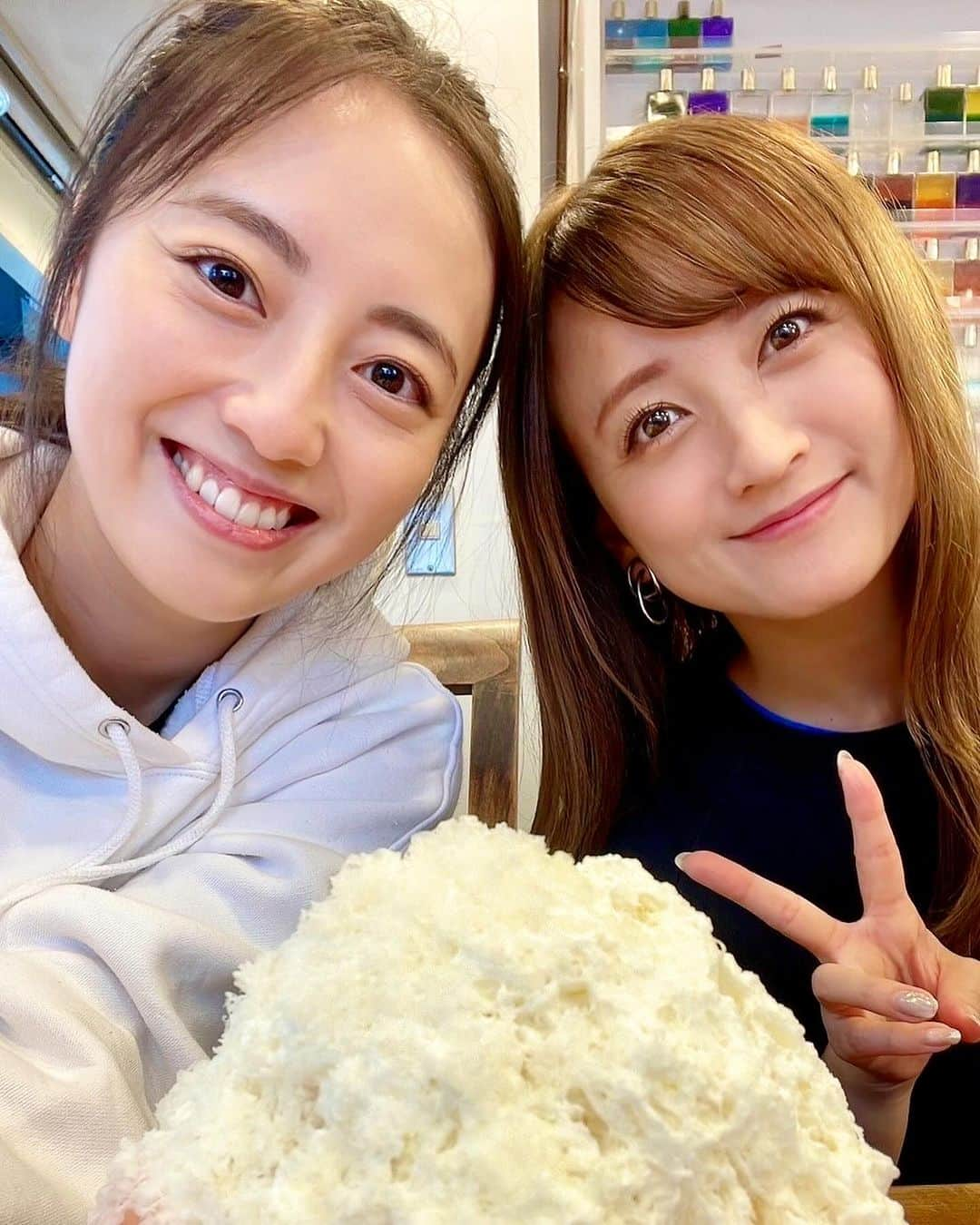 小松彩夏のインスタグラム：「⁡ 今日は愛する沢井さんの誕生日🎂🧡 ⁡ 出会って20年になりますが本当に出会った頃から真っ直ぐで、明るくて、ひまわりのような人🌻 ⁡ この20年間どんだけ一緒にいるの？ ってくらい一緒にいた気がします😝❤️笑 ⁡ これからも一緒に まったりゆっくり過ごしましょ☺️🌸 ⁡ お誕生日おめでとう🎉 ⁡ 1枚目はかき氷との写真だけど アップすぎて何が何だかですね🤪笑 ⁡ また美味しいかき氷食べに行こうね🍧🧡 ⁡ ⁡ ——————————————— ⁡ ↓みなさんにお会いできる機会です🥰 ⁡ 10/25(水)〜10/29(日) 【502EASY POPUP STORE】 @池袋PARCO ⁡ 是非、会いに来てもらえると嬉しいです❣️ ⁡ ——————————————— ⁡ ⁡」