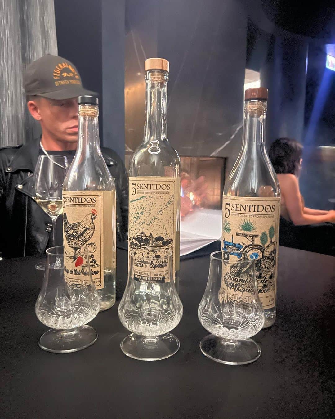 ジョーディン・テイラーさんのインスタグラム写真 - (ジョーディン・テイラーInstagram)「FACT: I’m not allergic to wine in Chicago #houseofkercher」10月23日 23時41分 - jordyntaylornow