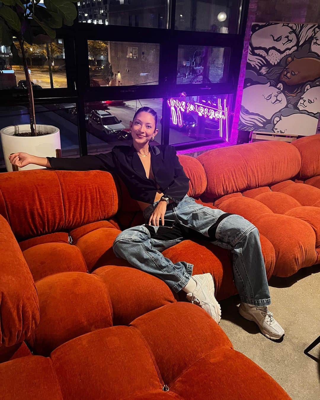 ジョーディン・テイラーさんのインスタグラム写真 - (ジョーディン・テイラーInstagram)「FACT: I’m not allergic to wine in Chicago #houseofkercher」10月23日 23時41分 - jordyntaylornow