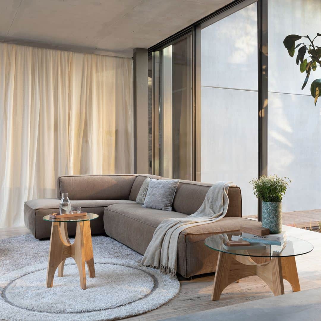 ZUIVERのインスタグラム：「Choose from our wide range or modular sofas, corner sofas as your companion for those cosy evenings or days. Shop our collection of contemporary sofas now with 20% off. Limited time, discount is valid till 27 October 2023.」