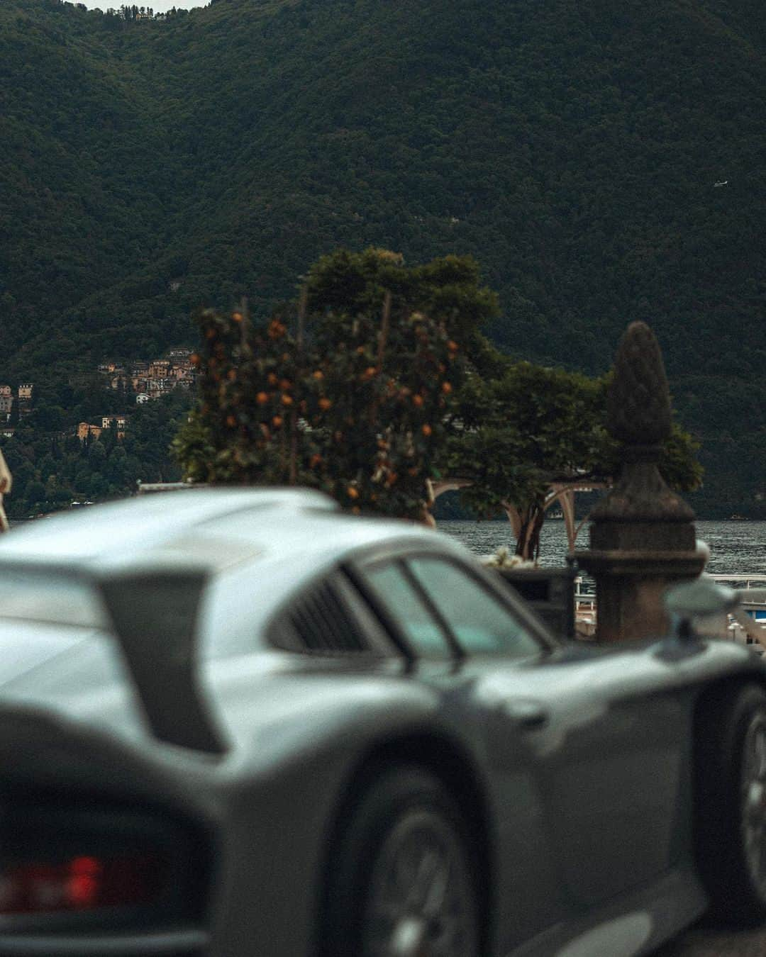 Porscheさんのインスタグラム写真 - (PorscheInstagram)「Houston, we've got a Porsche.  📸 @kenozache at @concorsodeleganza_vde #PorscheMoment」10月24日 0時00分 - porsche