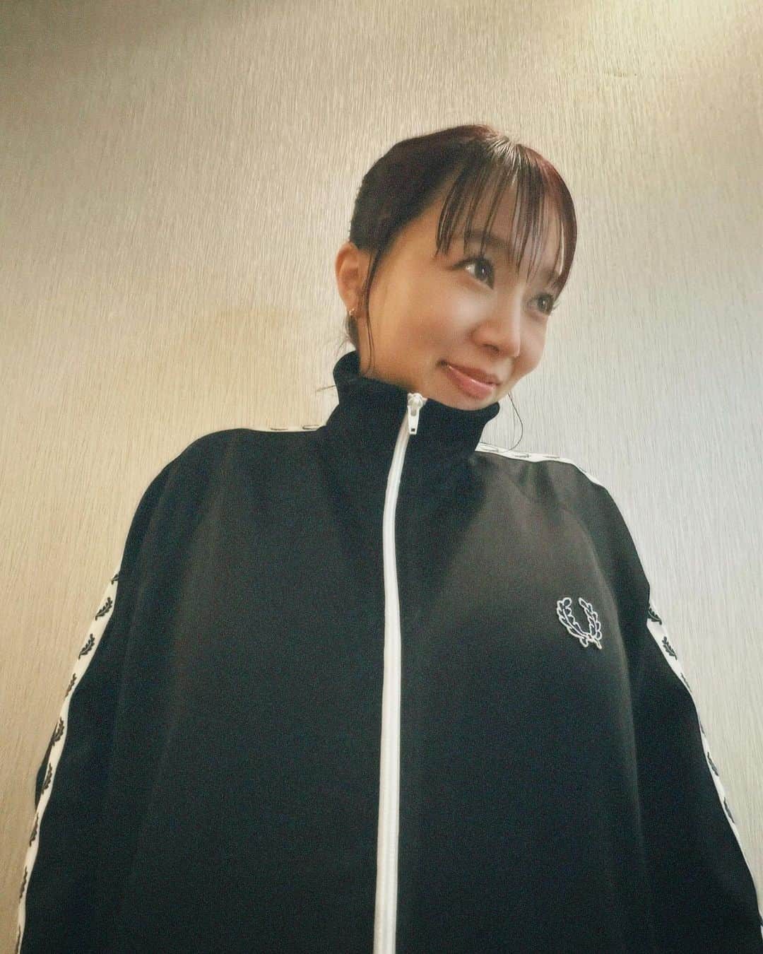 橋本愛奈さんのインスタグラム写真 - (橋本愛奈Instagram)「本日のわたしです。☺︎ 最近ずっと付けてるピアス！ 普段つけるものは、 服装を選ばないものが良くて 小ぶりなものを身につけてる事が多いけど意外と持ってなかった形⚱️♡ たまーーに金属アレルギーが 出てしまう事があったりしたけど これは金属アレルギー対応だから ずっと付けてられるし嬉しい〜〜〜ね  #一生懸命ピアス写そうとした結果 #煽りすんごい #cene #316lサージカルネックレス #セネ #金属アレルギー対応」10月23日 23時57分 - aina_hashimot0