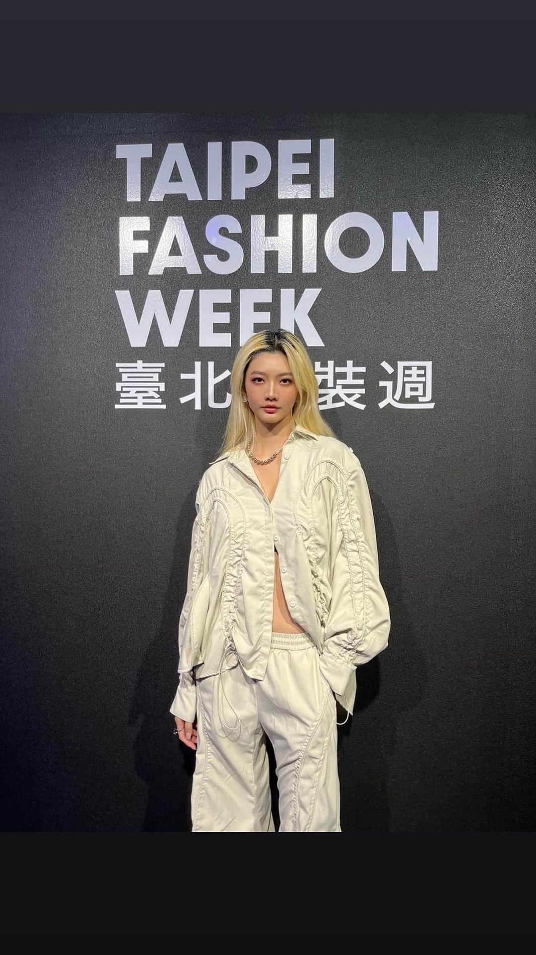 イーホア・ウーのインスタグラム：「#FashionWeek #TaipeiFashionWeek #ihuawu #伍壹工作室 #Seivson」