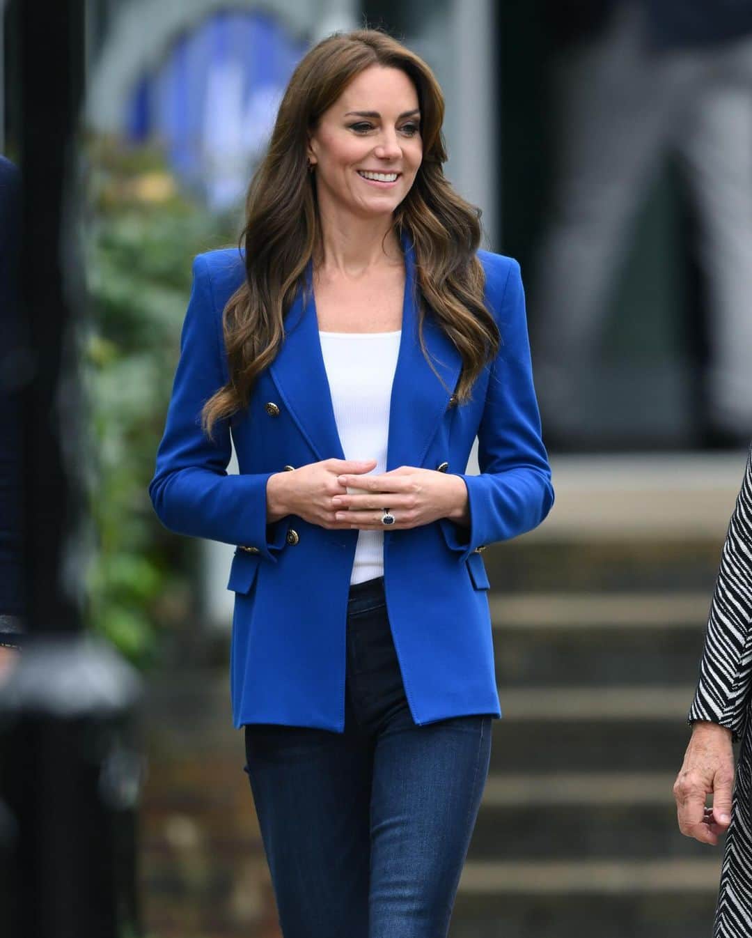 Blonde Saladさんのインスタグラム写真 - (Blonde SaladInstagram)「One of Princess of Wales Kate Middleton’s latest outings in a lovely Zara blue blazer made us want to revisit some of her outfits of the same colour, which particularly suits her and is an eternal emblem of elegance. But if the colour blue is also synonymous with serenity for the royals there is also a patriotic theme , this shade in fact being a direct reference to the Union Jack. 💙  📸 Getty Images   #Royal #KateMiddleton #Blue #Blazer #PrincessofWales #TheBlondeSalad」10月24日 0時08分 - theblondesalad