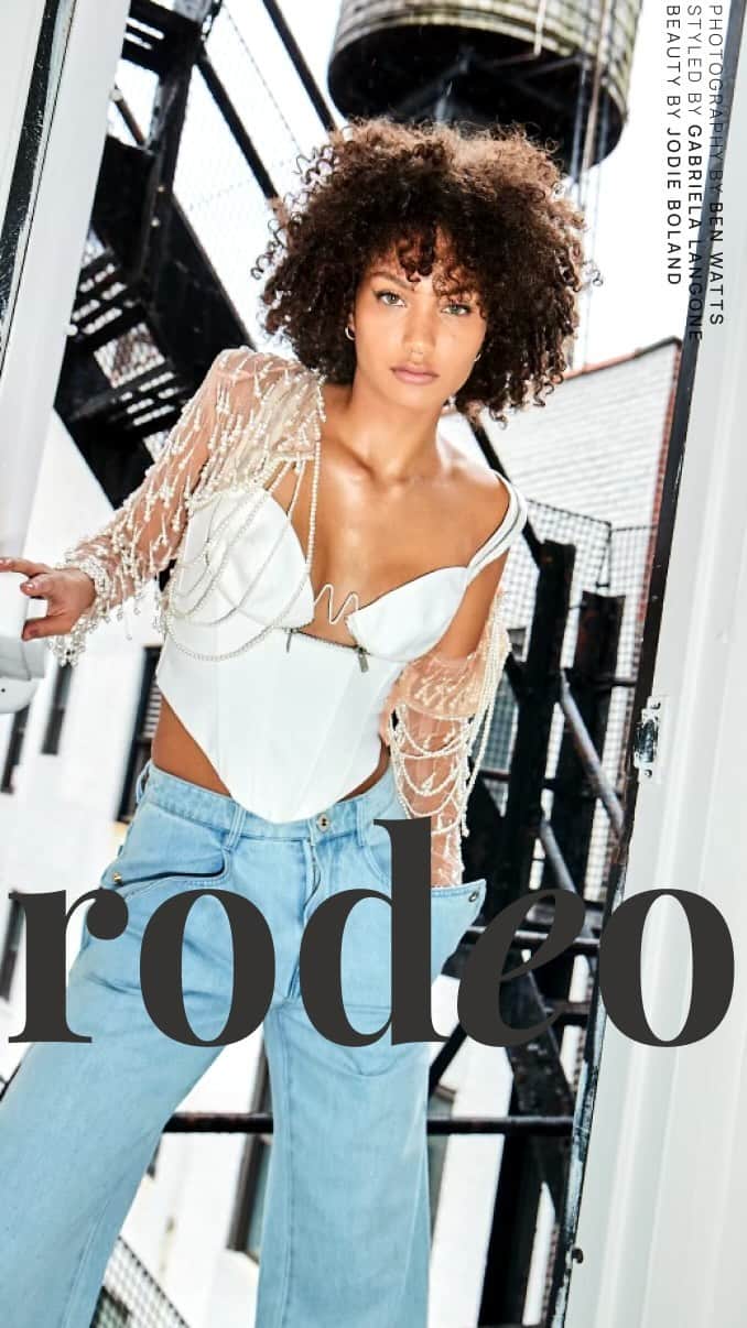 ベン・ワッツのインスタグラム：「The name is Rodeo… @shoprodeo.  Sneak peek of our latest fashion feature ft @cocokahaloa, shot by @wattsupphoto , style by @xgabriela and makeup by @jodieboland. Big thanks to @garysloft + @theindustryny」