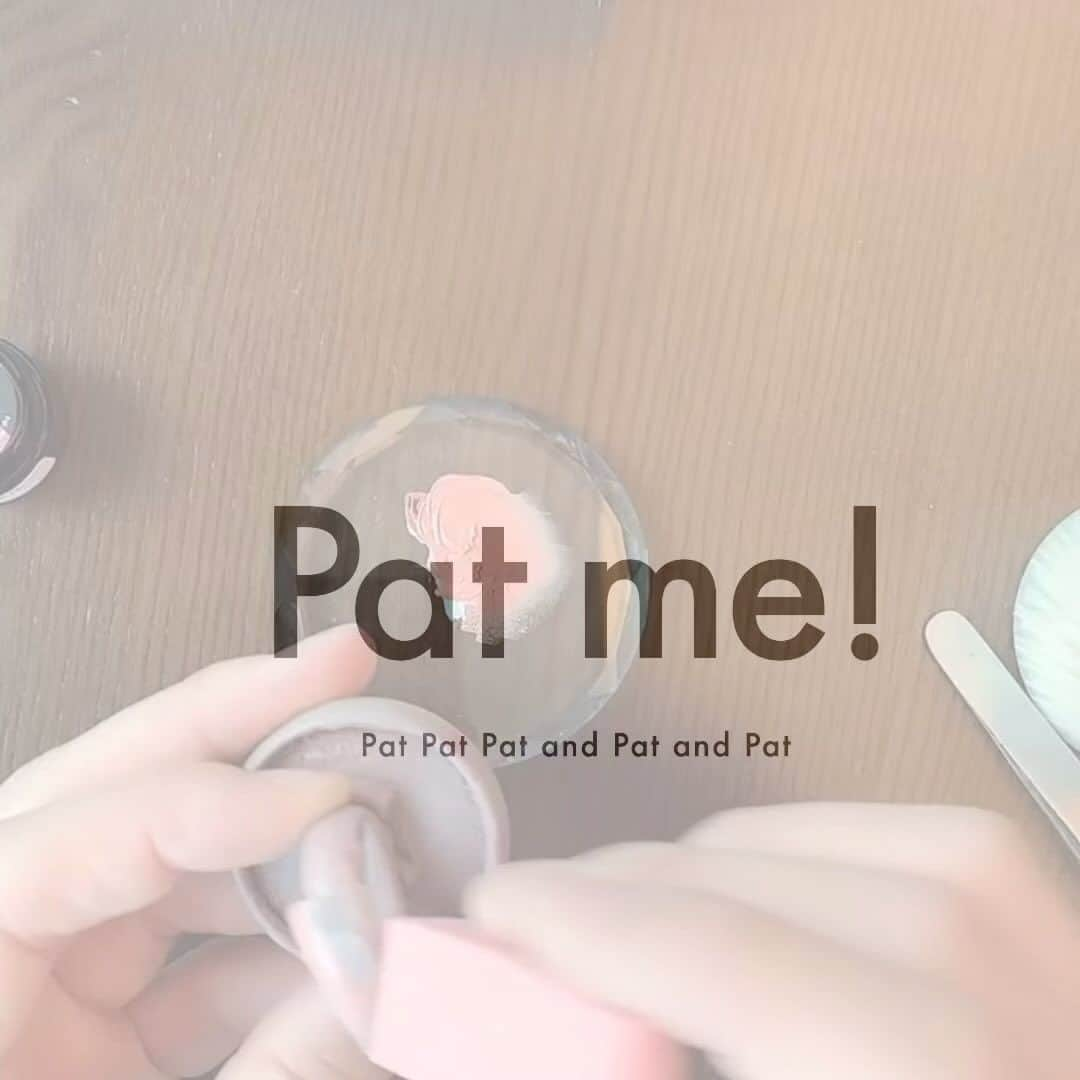 AB GELのインスタグラム：「. Pat me ! 2/5  スポンジとジェルで  ハイクオリティなイージーアート  Pat Pat Pat and Pat and Pat  エキスポにて ONOブランド @ono_nailfurniture   より先行発売  #patme! #イージーアート #easyart #パットミー #パットパットジェル #patpatgel #マスキングジェル #パットパットマスキングジェル #patpatmaskinggel #ONO #ononailfurniture #gel #gelnails #ネイル #nail #nails #gelnail #nailart #スポンジアート #マスキングテープ #スポンジネイル #ネイルサロン #nailsalon #美甲 #美甲設計  #美甲彩繪  #美甲店  #美甲工作室  #美甲教學  #美甲師」