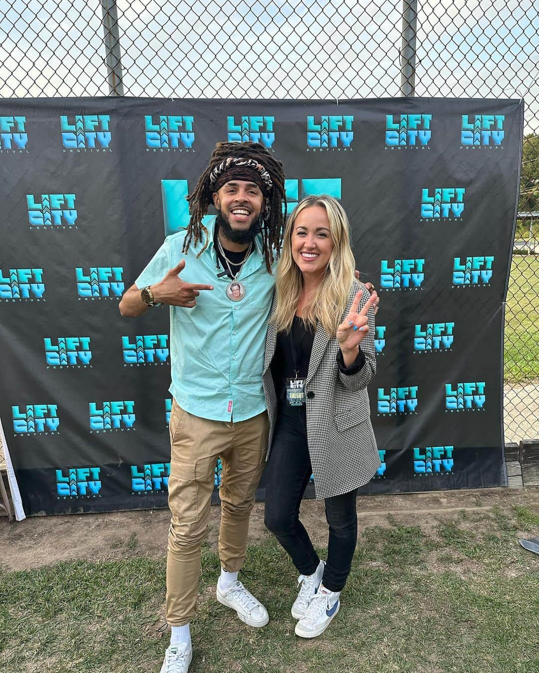 ブリット・ニコルさんのインスタグラム写真 - (ブリット・ニコルInstagram)「Lafayette, LA ✌🏼🔥🙌🏼❤️✨ Loved my time with @weliftthecity @liftcityfestival !! They did an incredible job putting on this festival!! Hope to be back in Lafayette soon :)」10月24日 0時30分 - itsbrittnicole