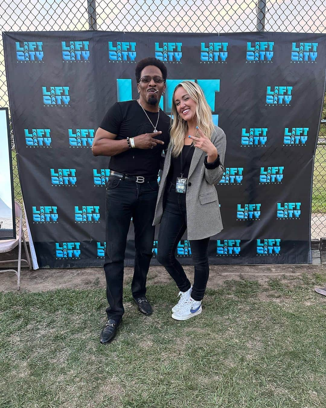 ブリット・ニコルのインスタグラム：「Lafayette, LA ✌🏼🔥🙌🏼❤️✨ Loved my time with @weliftthecity @liftcityfestival !! They did an incredible job putting on this festival!! Hope to be back in Lafayette soon :)」