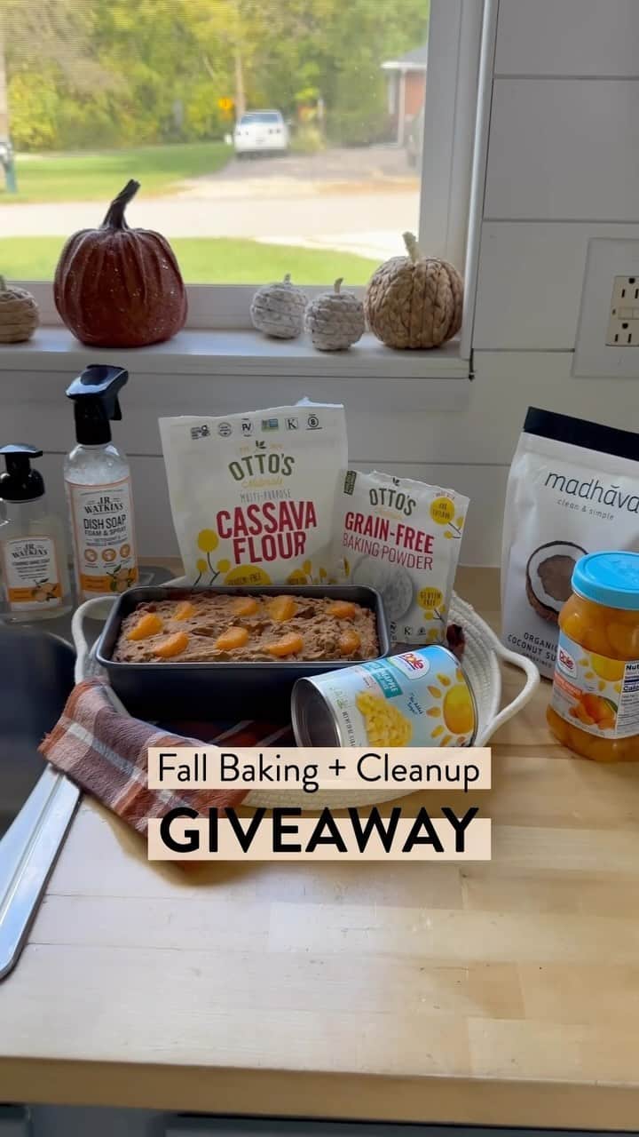 Dole Packaged Foods（ドール）のインスタグラム：「🍂GIVEAWAY CLOSED🍂 Get ready to fall in love with baking this season! We’re giving one happy winner everything you need to create our very own Gluten and Refined Sugar Free Dole® Pineapple Orange Walnut Bread and make the cleanup afterward a breeze!   One person will win the following prize pack:  🧡 J.R. Watkins Orange Foaming Hand Soap 🧡 J.R. Watkins Orange Foaming Dish Soap 🧡 Dole® Canned Crushed Pineapple 🧡 Dole® Jarred Mandarin Oranges 🧡 Madhava Organic Coconut Sugar  🧡 Otto’s Naturals Cassava Flour 🧡 Otto’s Naturals Grain-Free Baking Powder  To enter: 🍁 FOLLOW @jr_watkins @dolesunshine @madhavafoods and @ottosnaturals on Instagram 🍁 LIKE this post 🍁 TAG a friend in the comments who you would love to bake this recipe with (each comment counts as an entry, and they’re UNLIMITED!)  Contest closes at 12 PM EST on Monday, October 30th. Happy Baking!  **Must be 18+ to enter and a US resident. #Giveaway Winner will be randomly selected and announced on Monday, October 30th. If the winner does not claim their prize within 24 hours, a new winner will be selected. This contest is not sponsored, administered, or associated with Instagram. Winner will be contacted via the verified J.R. Watkins Instagram.」
