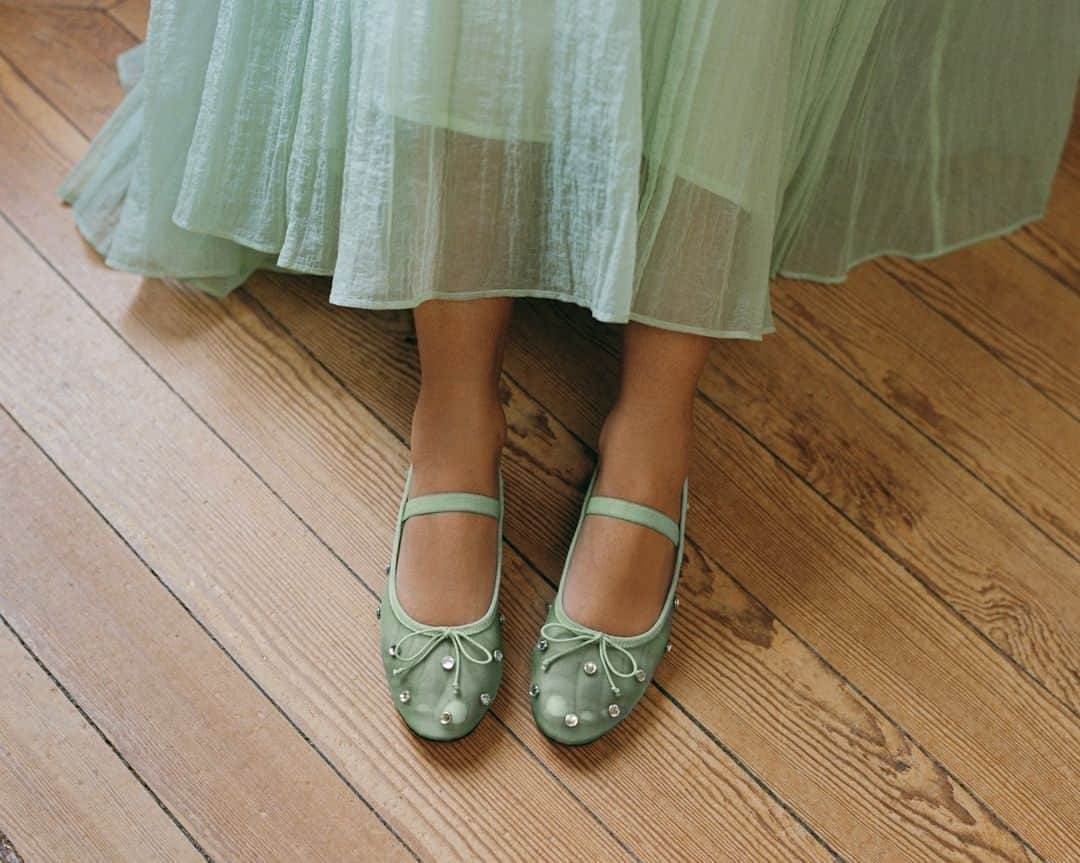 レフラーランドールさんのインスタグラム写真 - (レフラーランドールInstagram)「Ballet flats, high shine #loefflerrandall」10月24日 0時53分 - loefflerrandall