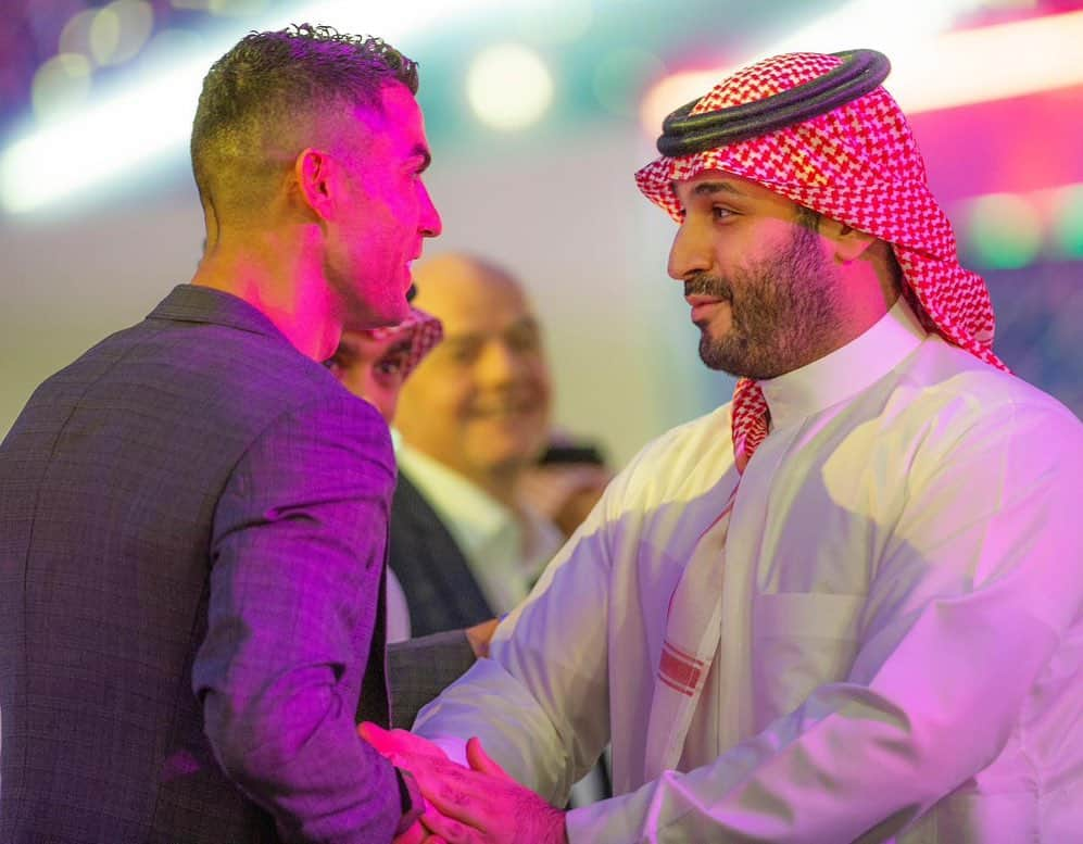 クリスティアーノ・ロナウドのインスタグラム：「An honour to meet again with His Royal Highness Prince Mohammed bin Salman and great to be part of this panel today discussing the future of esports and the launch of the first ever #esportsworldcup that will be held in Saudi Arabia next year!」