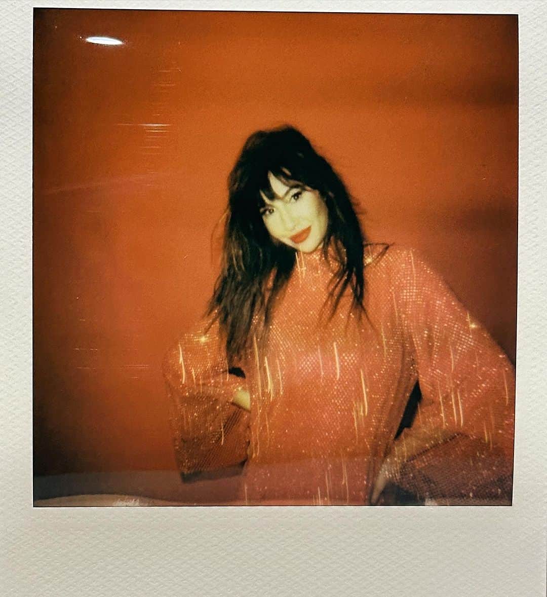 ジャッキー・クルーズのインスタグラム：「Coming out in the next @ponnymag fue chulísimo. Ya llevo dos semanas promoviendo mi canción cielito lindo. Gracias a todos por apoyarme. Viene otra canción en Noviembre. Un beso a todos.」