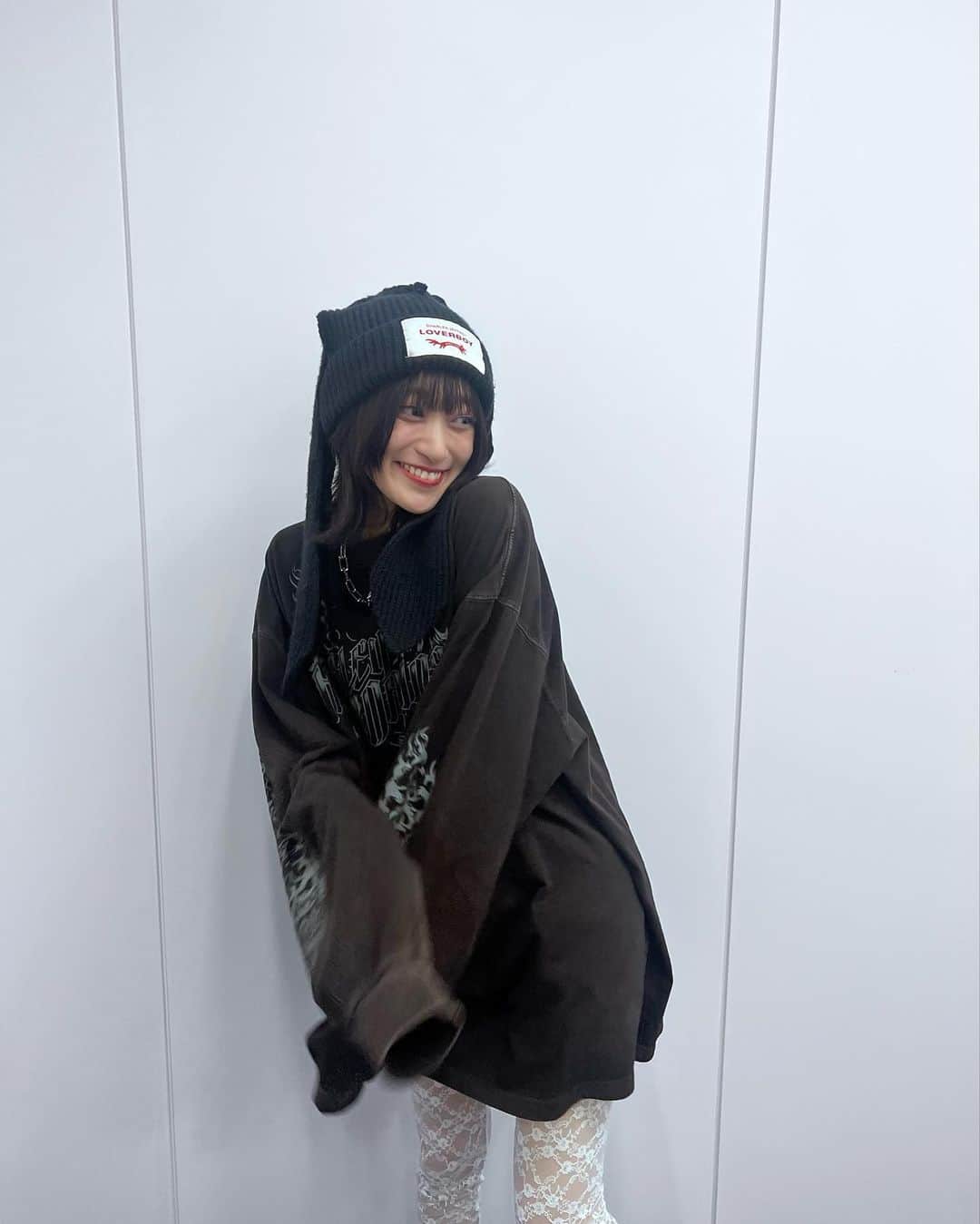 茜屋日海夏のインスタグラム：「🐰🖤  #charlesjeffreyloverboy #charlesjeffrey #raucohouse #maisonspecial」