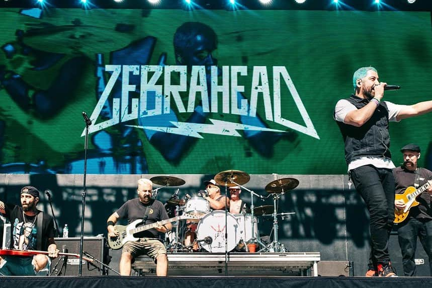 Zebraheadさんのインスタグラム写真 - (ZebraheadInstagram)「Hey @whenwewereyoungfest !!! We had so much fun.  Can’t wait to do more!  Working on some more USA stuff as we speak.  Miss u all already.  Real Talk with Zebrahead.」10月24日 10時51分 - zebraheadofficial