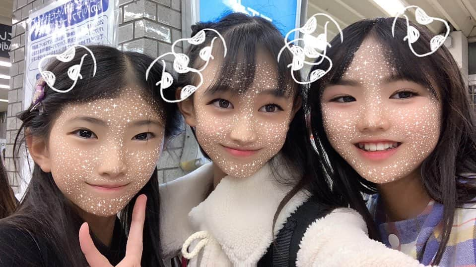 藤林夢さんのインスタグラム写真 - (藤林夢Instagram)「💗藤林夢(Yume)💗 @yumemama.mini   🎀4×stAr5(シスタ)🎀 @4_star5.official  @4_star5.assistant   【シスタ合宿✈️でした📸💕✨】  ❤︎ ❤︎ ❤︎  #シスタ合宿 #大好き #仲間 #感謝  #藤林夢#夢#ゆめ#ユメ#yume#유메#okinawa#japan#girl#4xstAr5#シスタ#dance#sing#model#japanese#pink#ティーンアイドル#アイドル#プレティーン#idol#ジュニアアイドル#最強#小学生#js#女の子#💗」10月24日 10時53分 - yumemama.mini