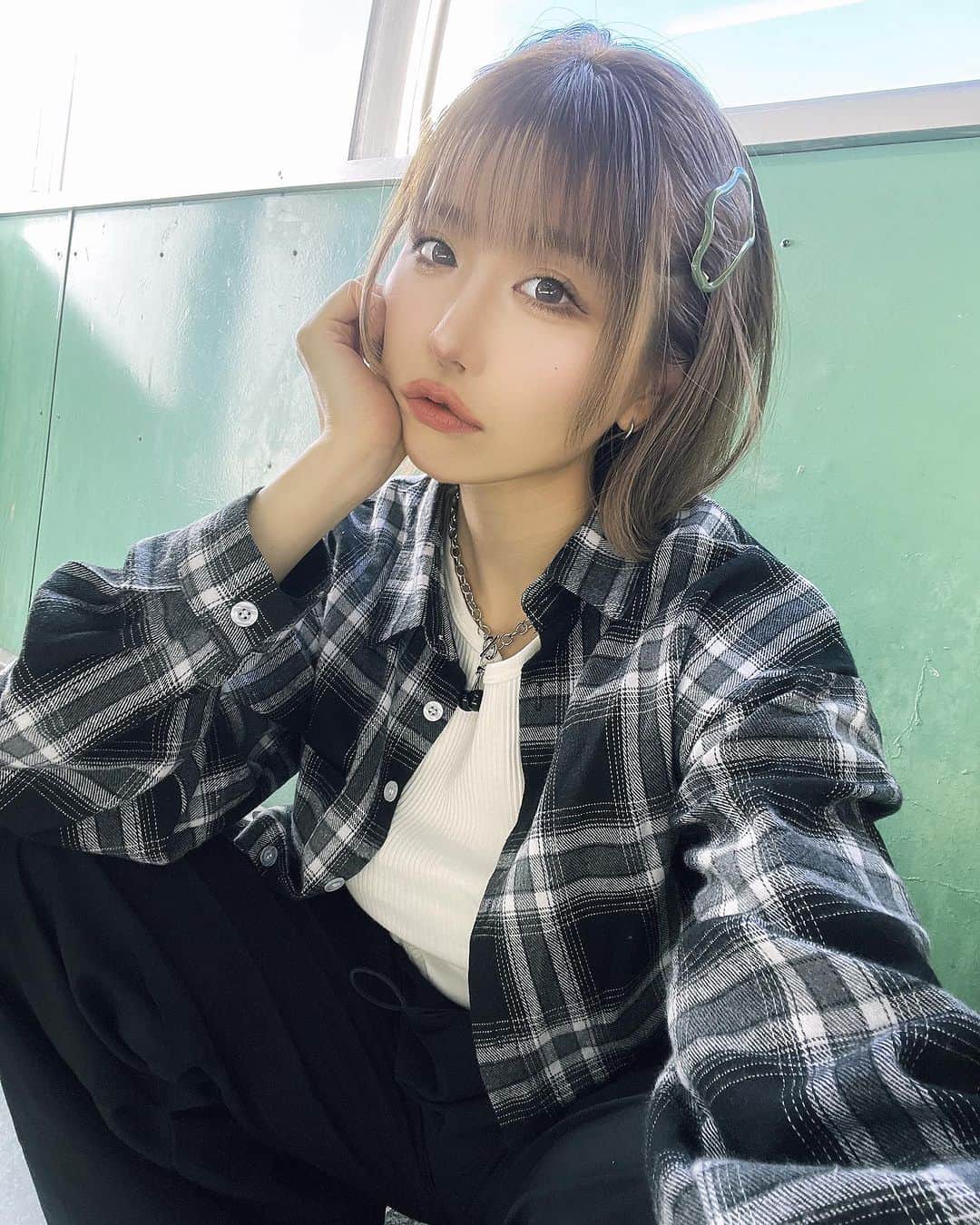 春咲ひなたのインスタグラム：「さらに髪短くしてから毎日楽すぎはっぴー🥰  #ボブ#ドライヤー5分」