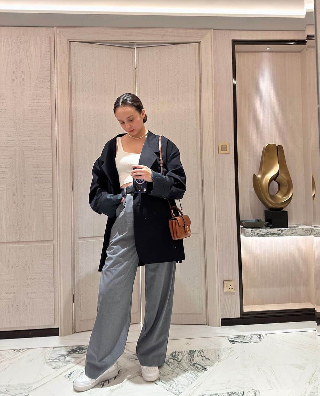 石田ニコルさんのインスタグラム写真 - (石田ニコルInstagram)「Outfit in Singapore 🤍  ジャケット大好き。 髪伸ばすか迷ってる。  @marinabaysands   @celine」10月24日 10時59分 - nicole_ishida