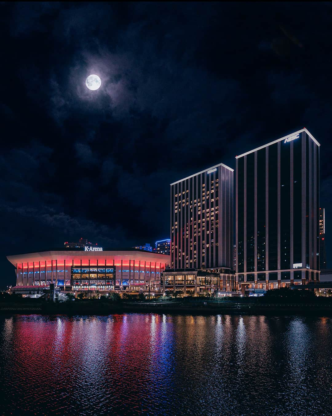 東京カメラ部 横浜分室さんのインスタグラム写真 - (東京カメラ部 横浜分室Instagram)「Photo by @kki43 「K-Arena Yokohama」 https://www.instagram.com/p/CyS9FNQsY0c/ . いいね！＆コメント大歓迎！ ※投稿に関するご注意・ポリシーは東京カメラ部に準じます。詳しくは下記をご覧ください。 https://fb.minpos.com/fb/willvii/camera_jpn/static/guideline . #みなとみらい線フォト散歩 #みなとみらい線フォトさんぽ #みなとみらい線 #横浜 #新高島 #みなとみらい #馬車道 #日本大通り #元町中華街 #yokohama #東京カメラ部 #Japan #photo #写真 #日本 Follow: @TCC.Yokohama . ※各種法令、マナー、関係者の指示に従った撮影をお願いします。 *Please ensure that your photography adheres to all relevant laws, etiquette, and instructions issued by authorized persons.」10月24日 11時00分 - tcc.yokohama