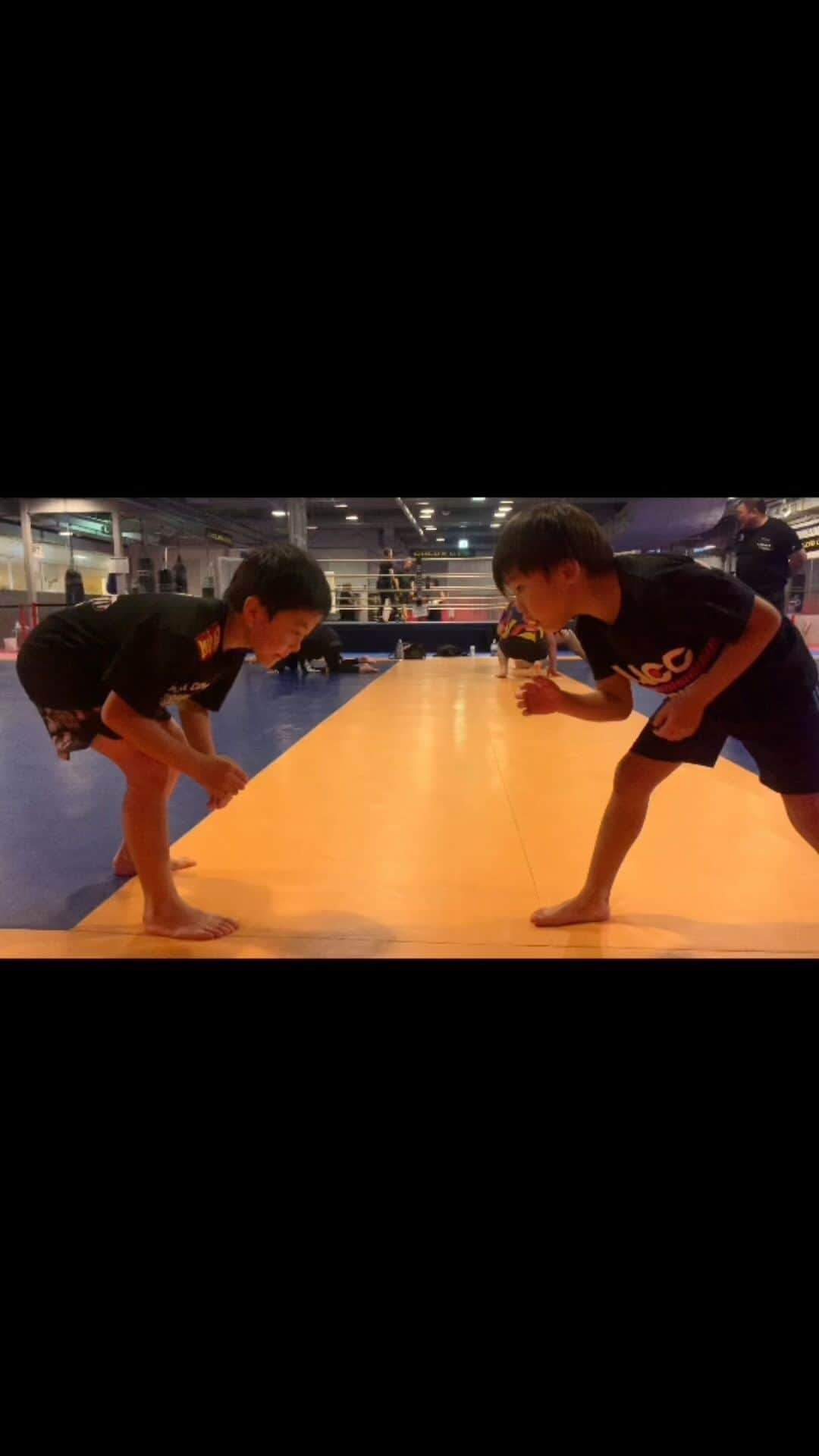 阿部裕幸のインスタグラム：「AACCキッズレスリング ローシングルから3テクニック🤙🏼  AACC Kids Wrestling 3 techniques from low singles. Let’s try it!  #aacc #aacckids #aacckidswrestling #aaccキッズ #aaccキッズレスリング #kidswrestling #オリンピックレスリングの動きを取り入れた運動体操教室  #ココロとカラダを強くする #習い事ならaacc #レスリングやるならaacc #team #仲間」