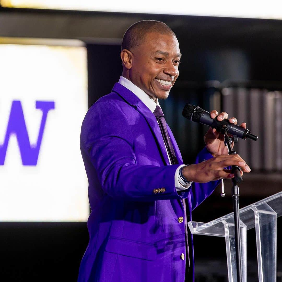 アイザイア・トーマスさんのインスタグラム写真 - (アイザイア・トーマスInstagram)「Officially got that purple jacket 💜」10月24日 11時30分 - isaiahthomas