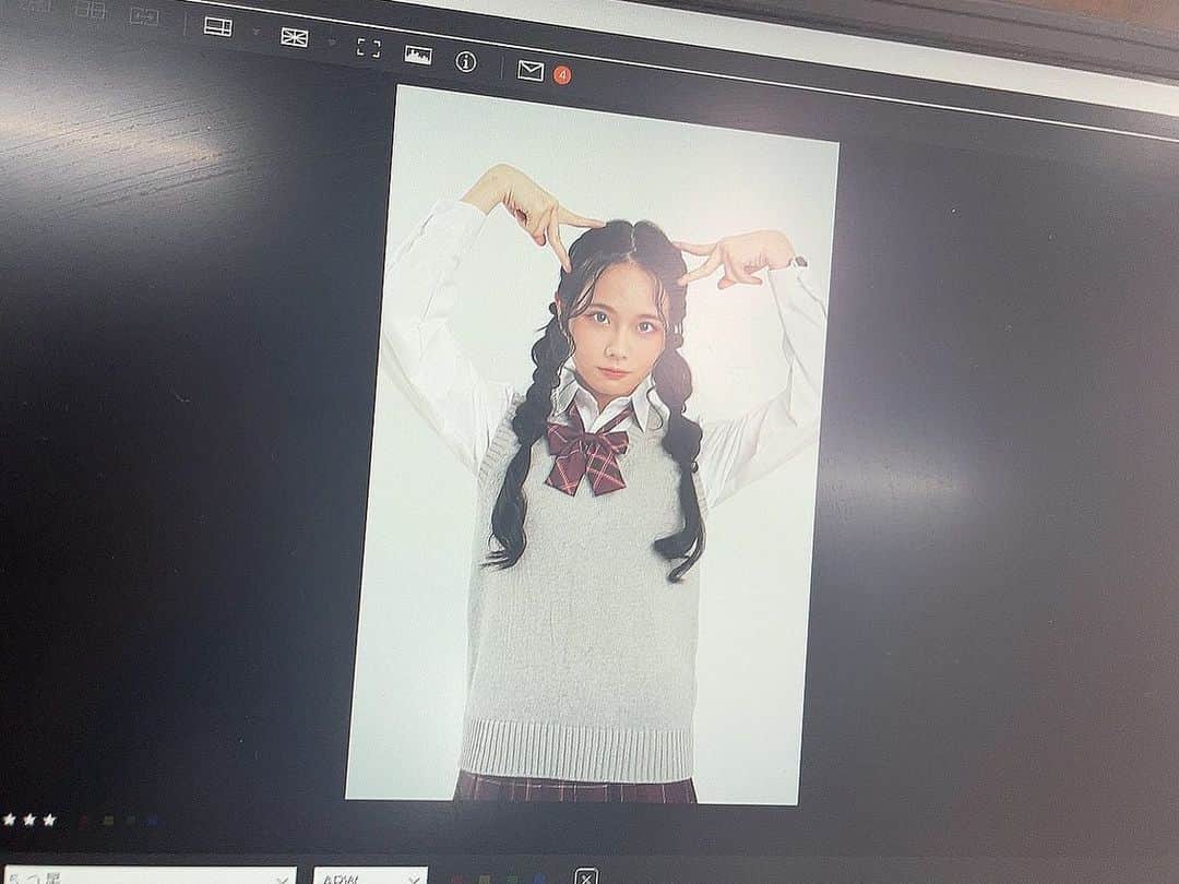 のインスタグラム：「リボンなしのめめめちゃん🎀 4人の写真もお気に入り🤳 #ハミ音」